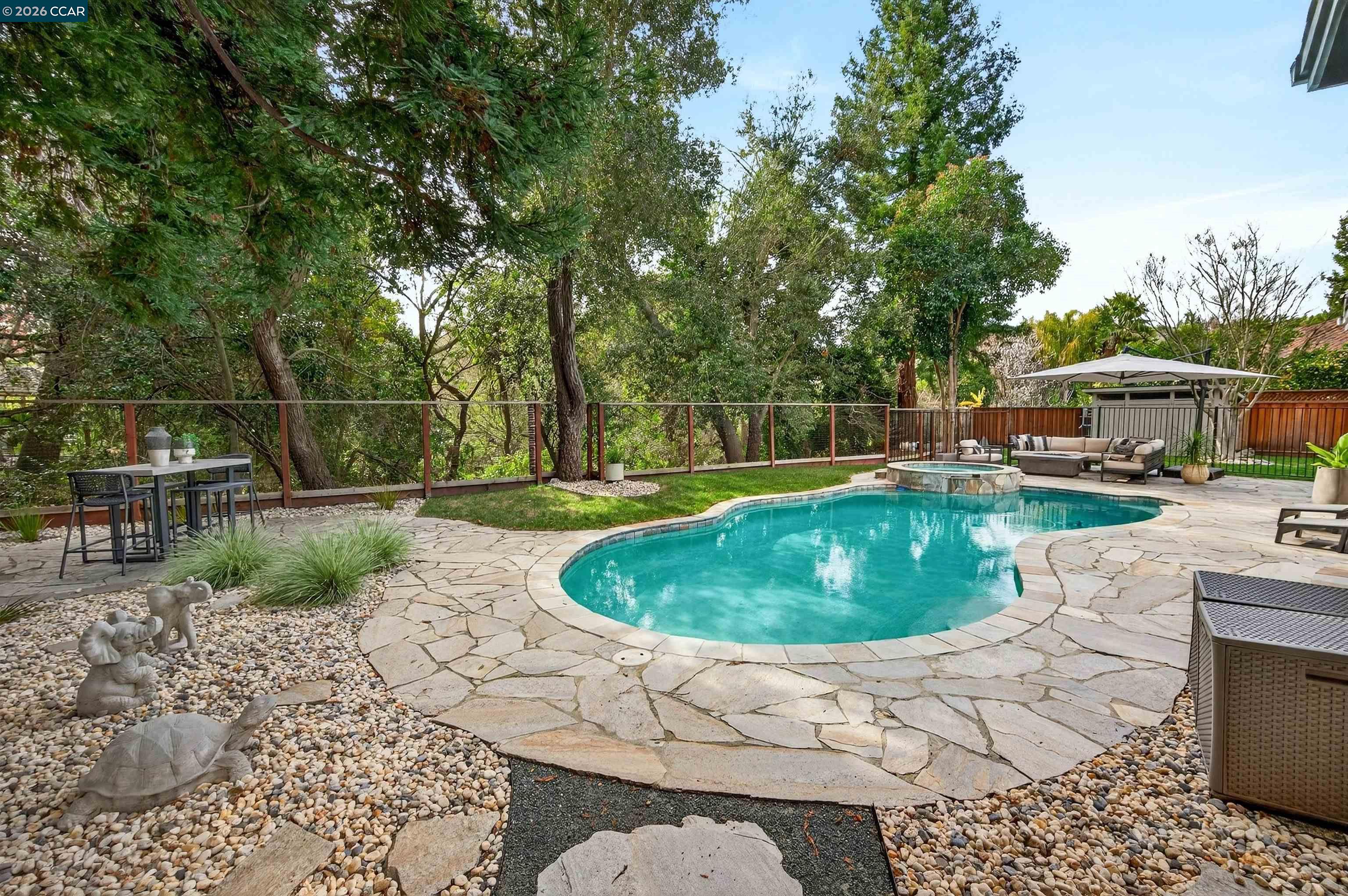 1219 Whispering Oaks Dr