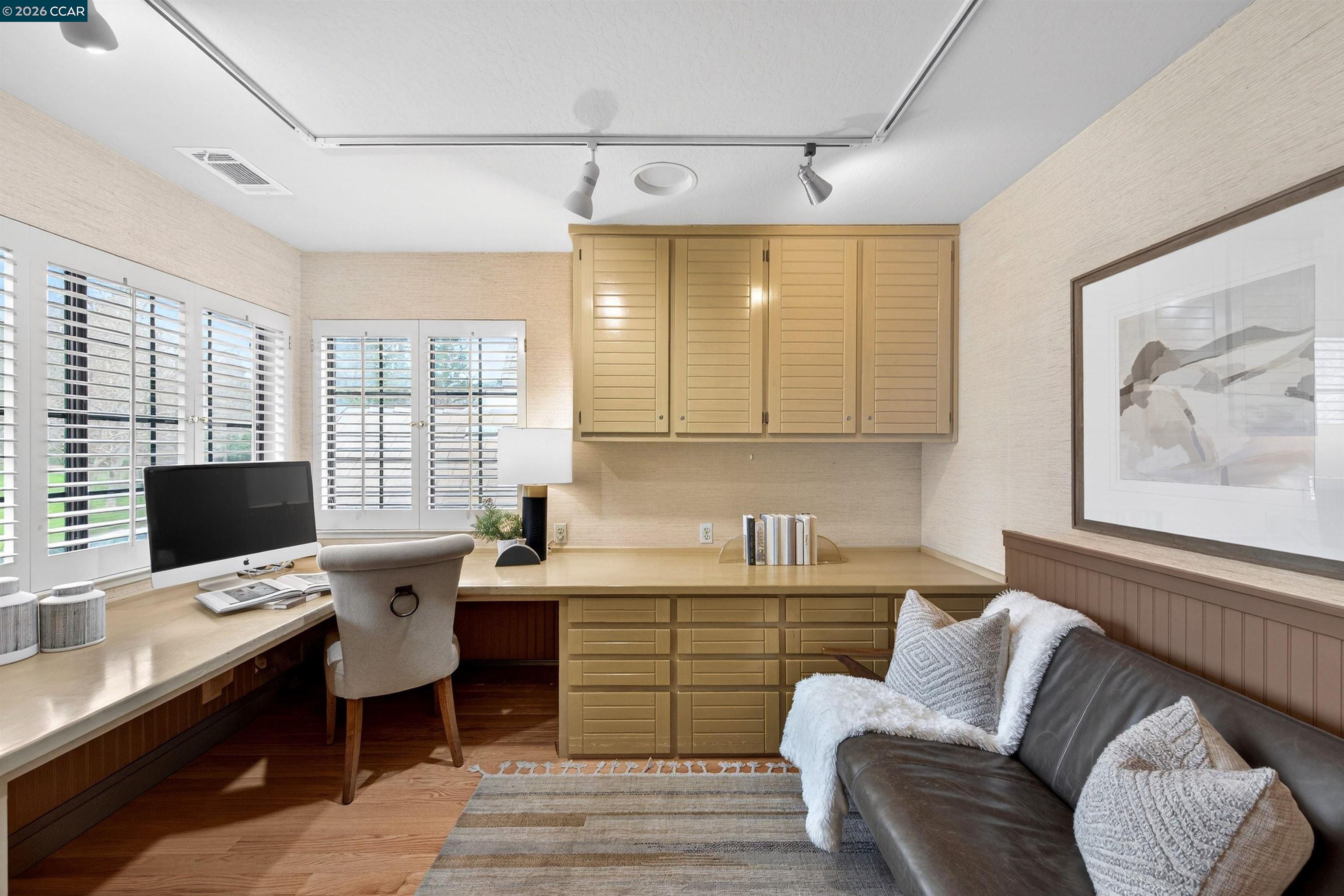 1219 Whispering Oaks Dr