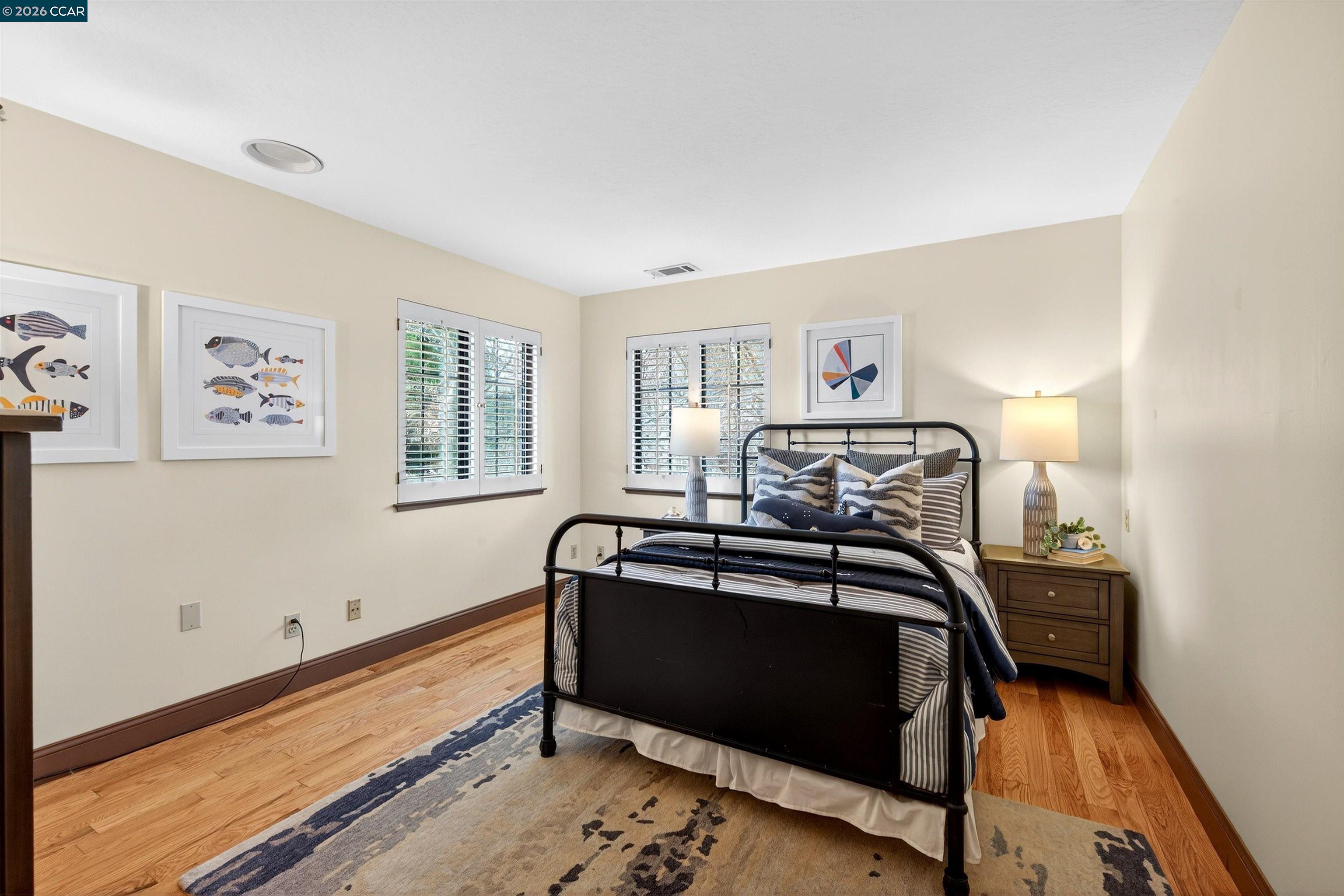 1219 Whispering Oaks Dr