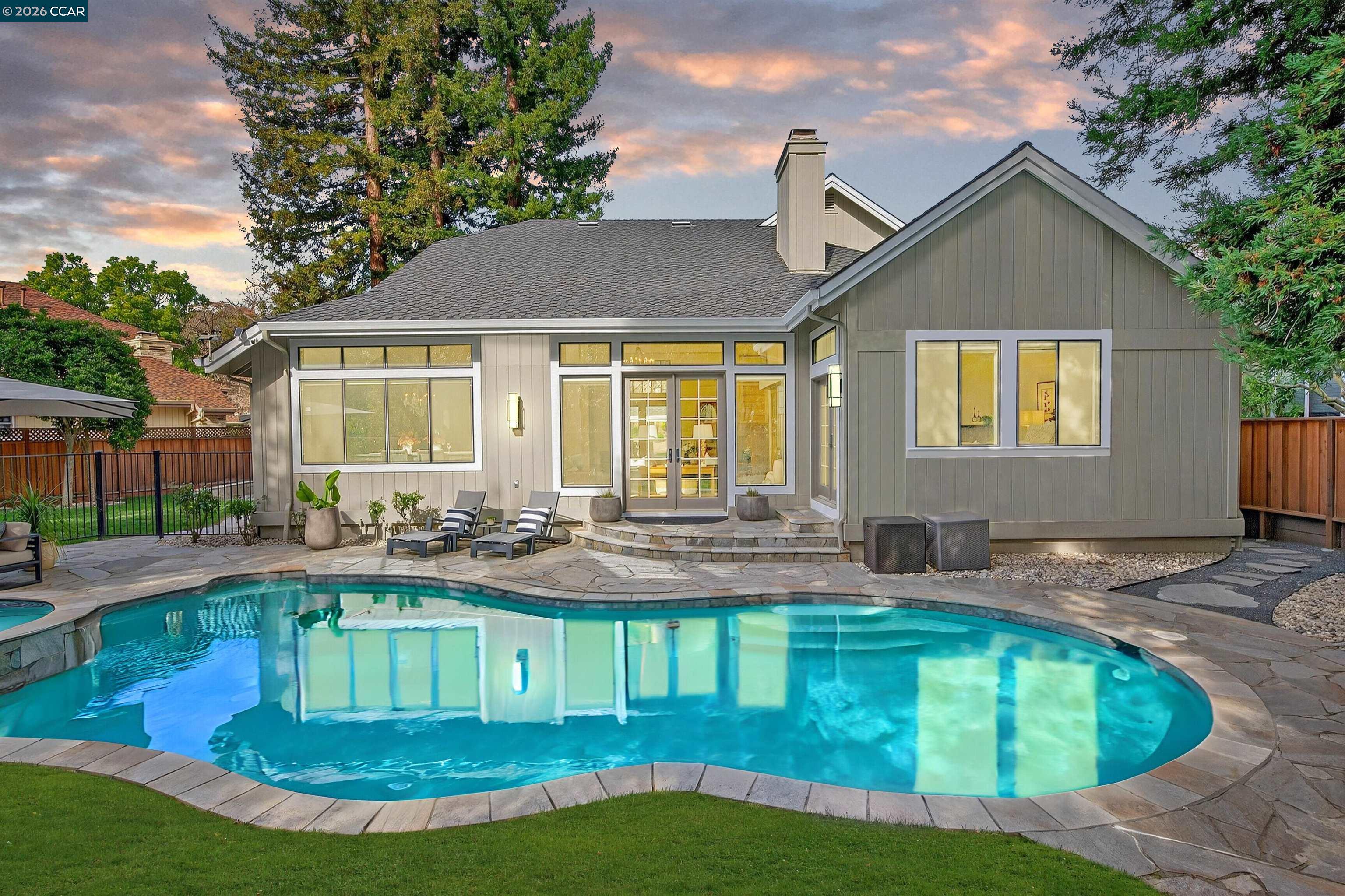 1219 Whispering Oaks Dr