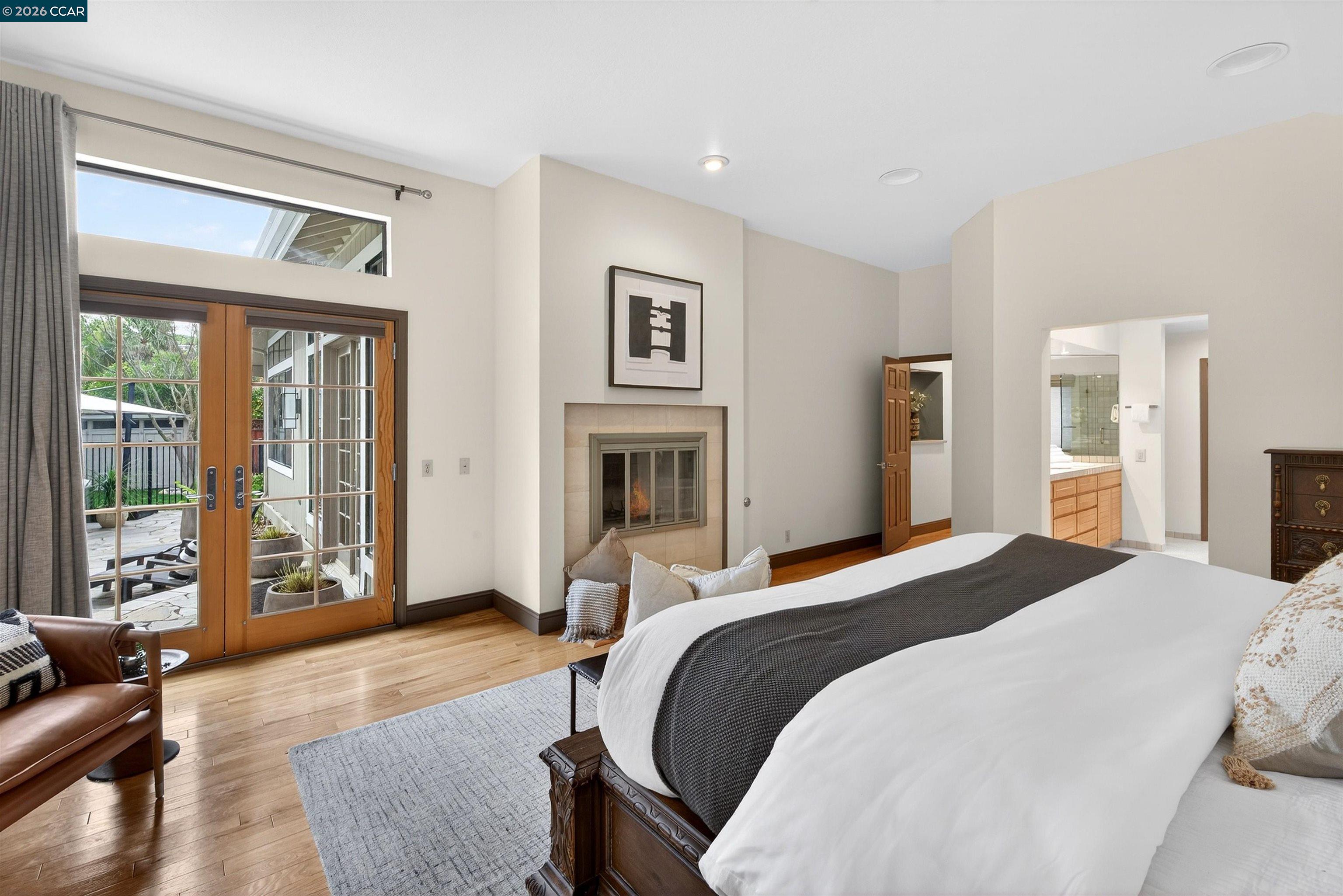 1219 Whispering Oaks Dr