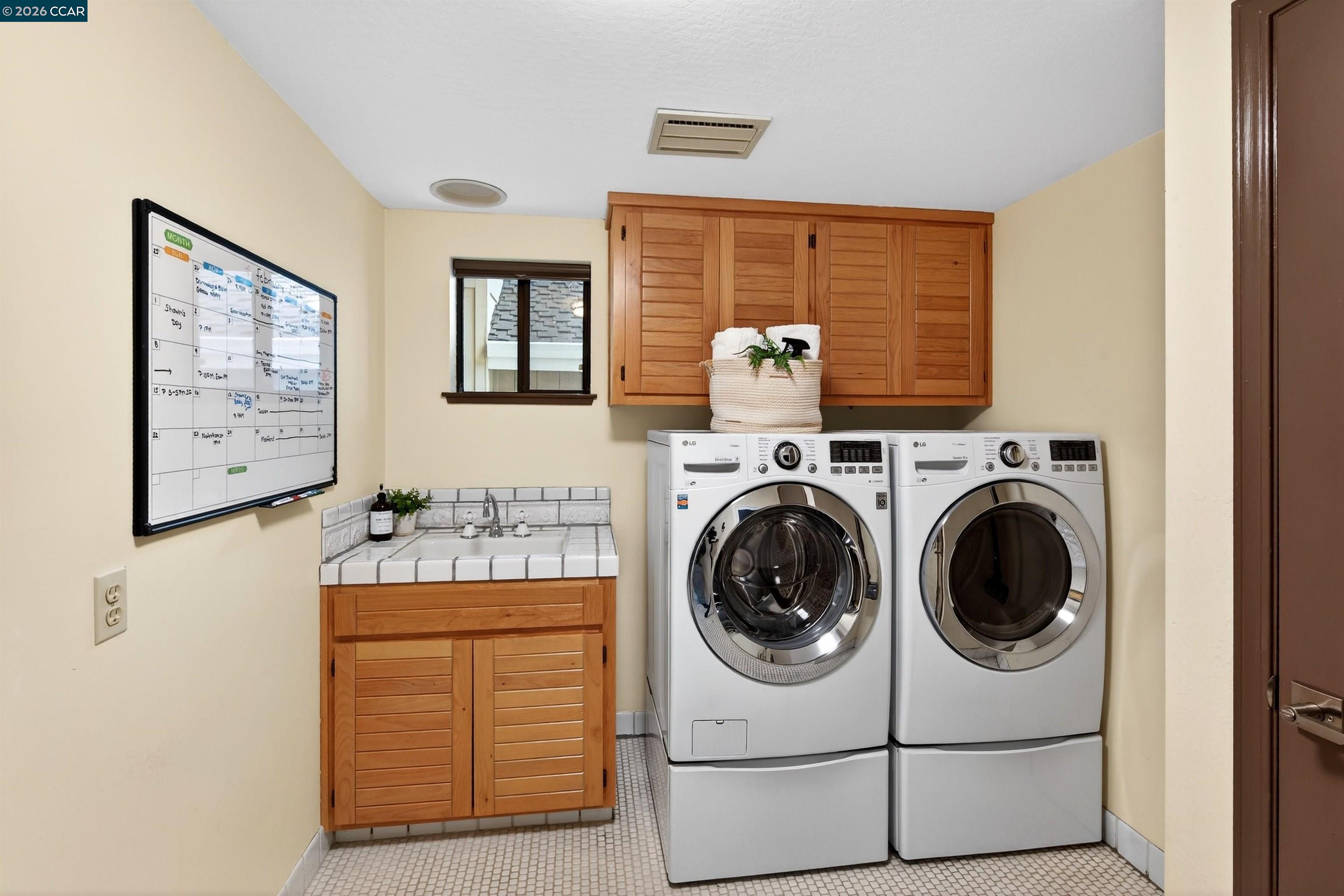 1219 Whispering Oaks Dr