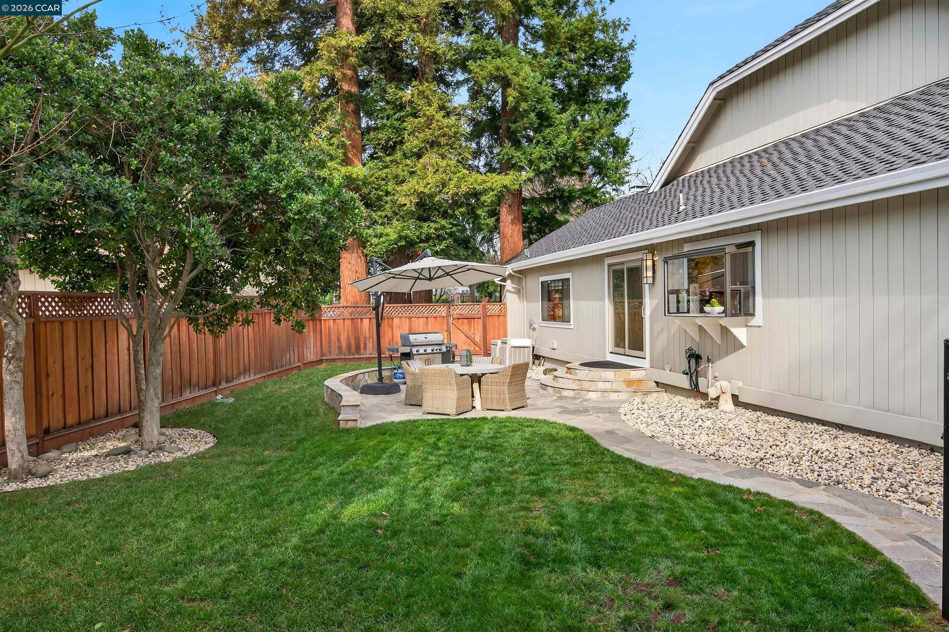 1219 Whispering Oaks Dr