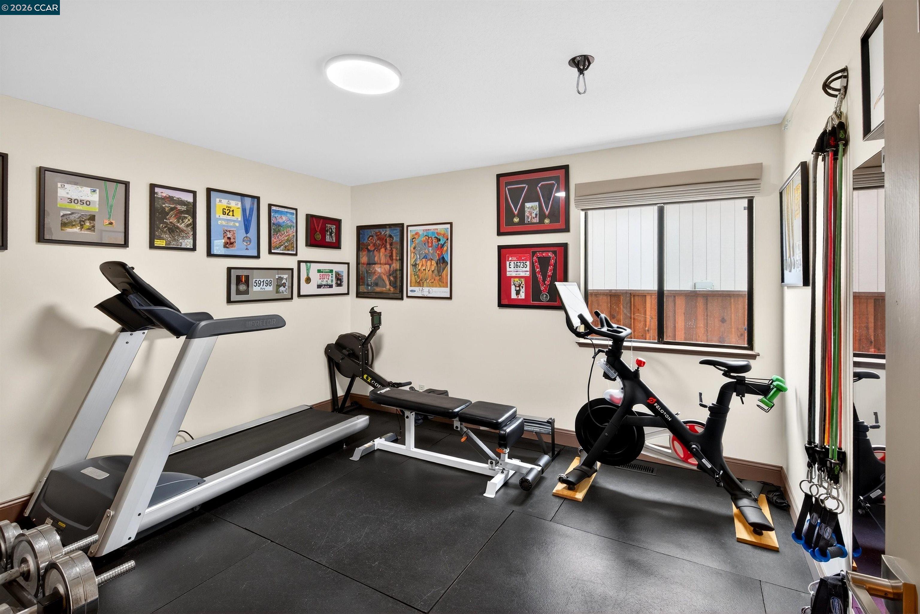 1219 Whispering Oaks Dr