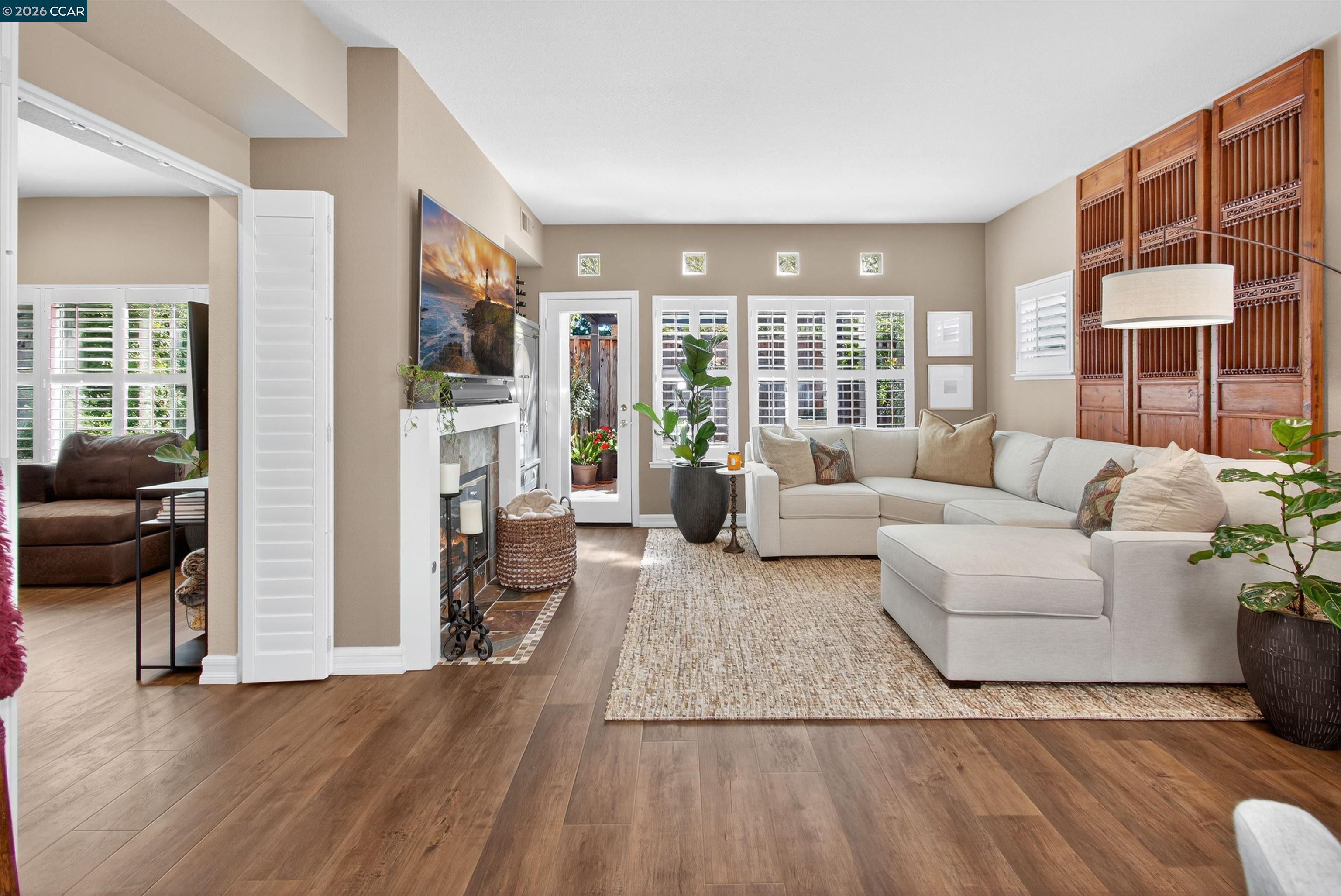 6206 Lakeview Cir