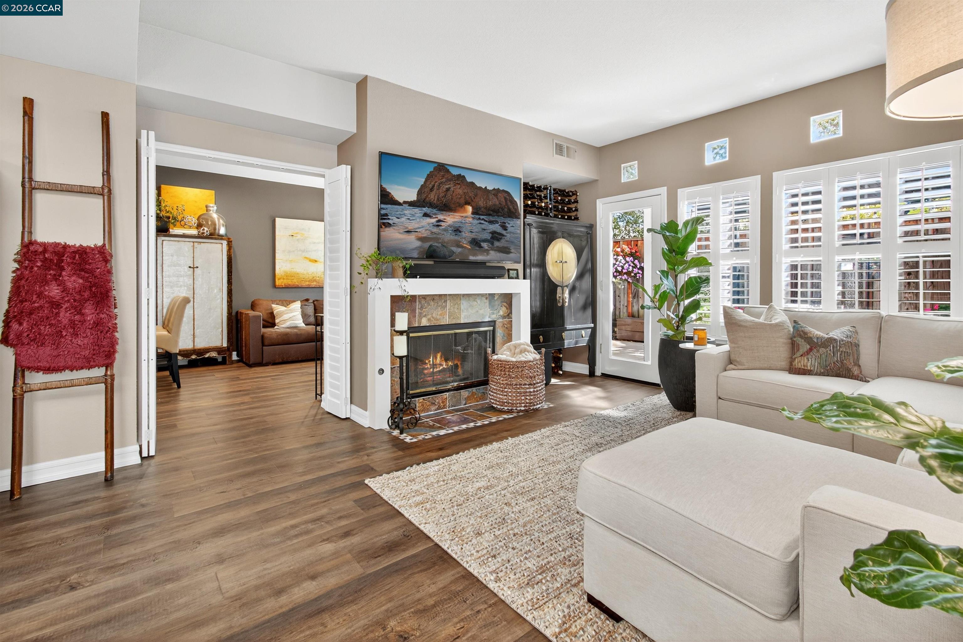 6206 Lakeview Cir