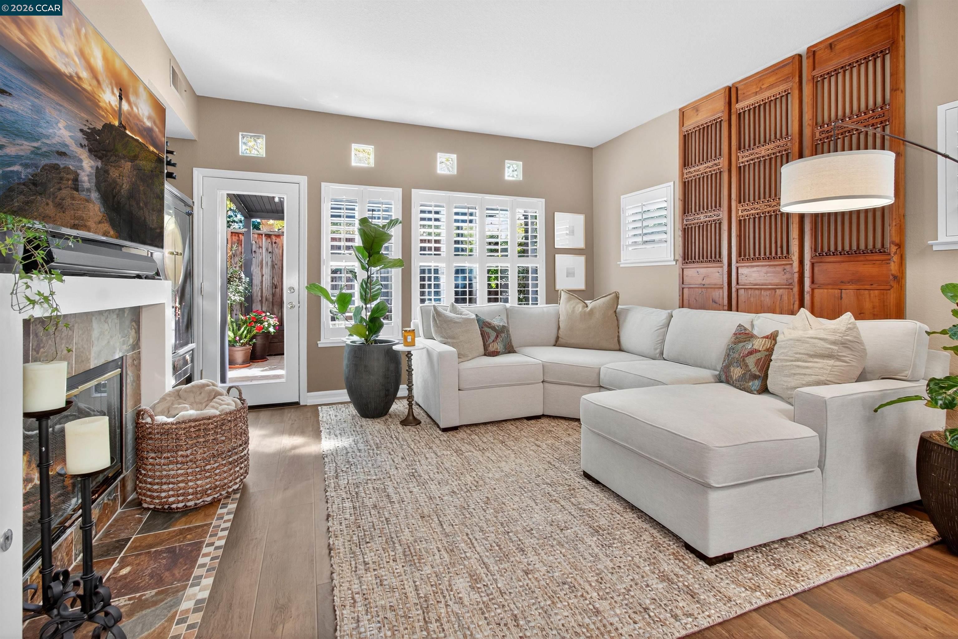 6206 Lakeview Cir