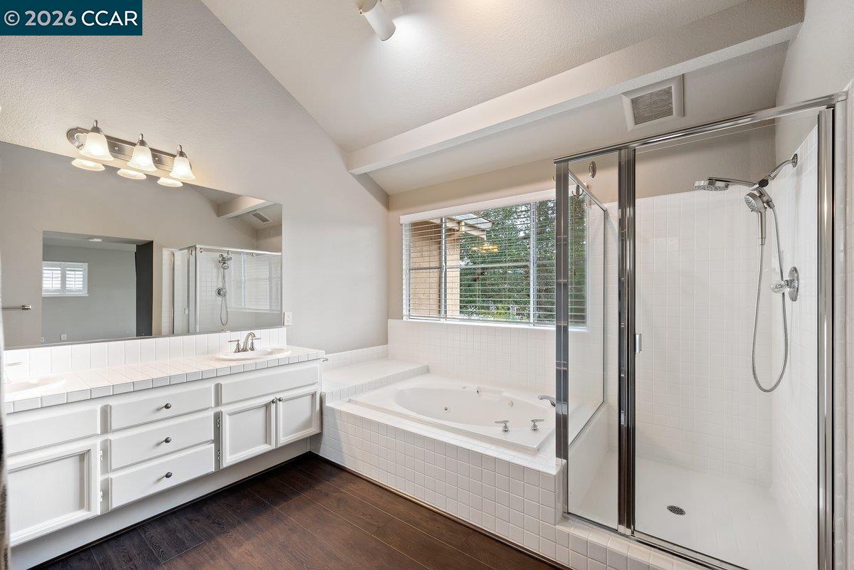 6206 Lakeview Cir