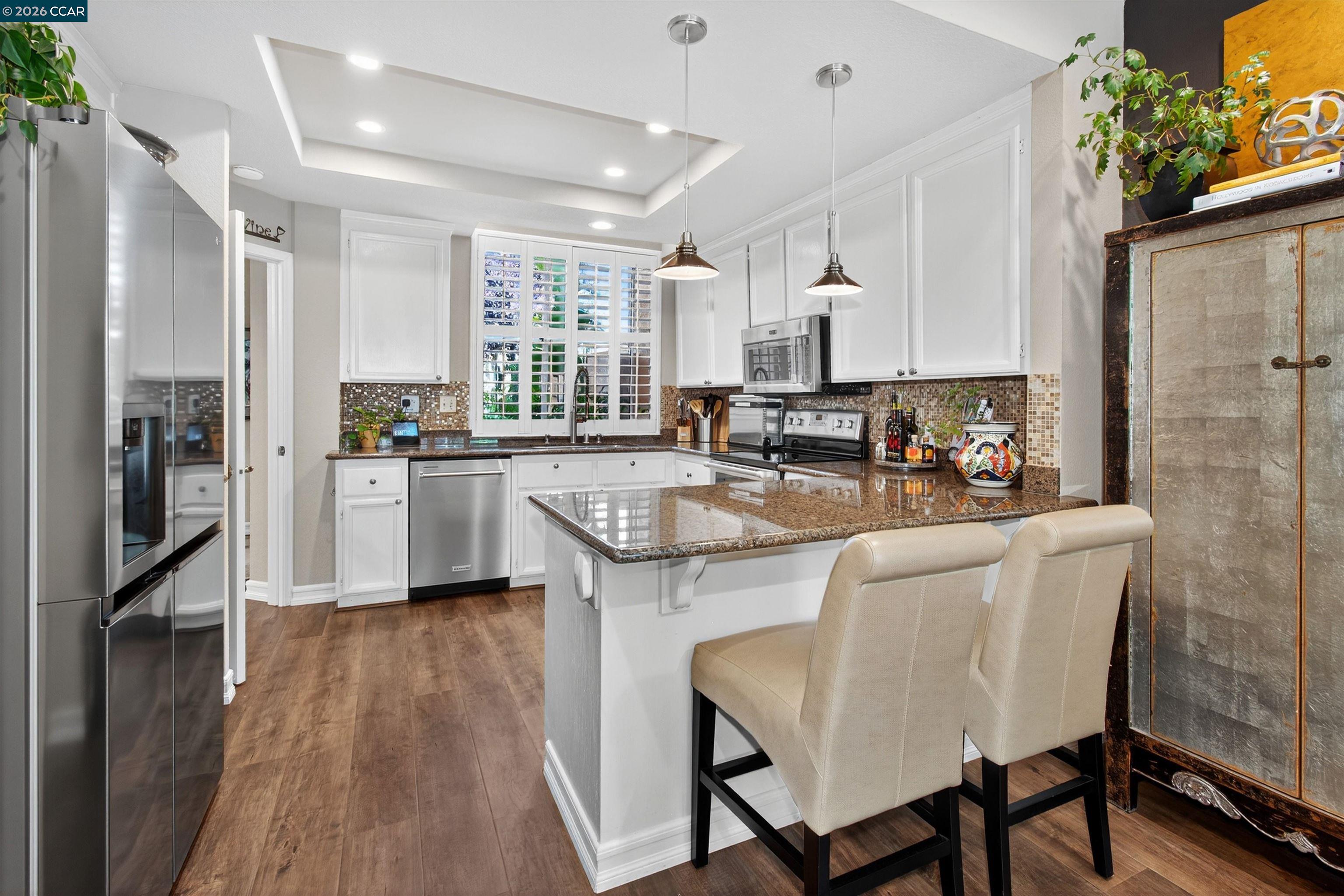 6206 Lakeview Cir