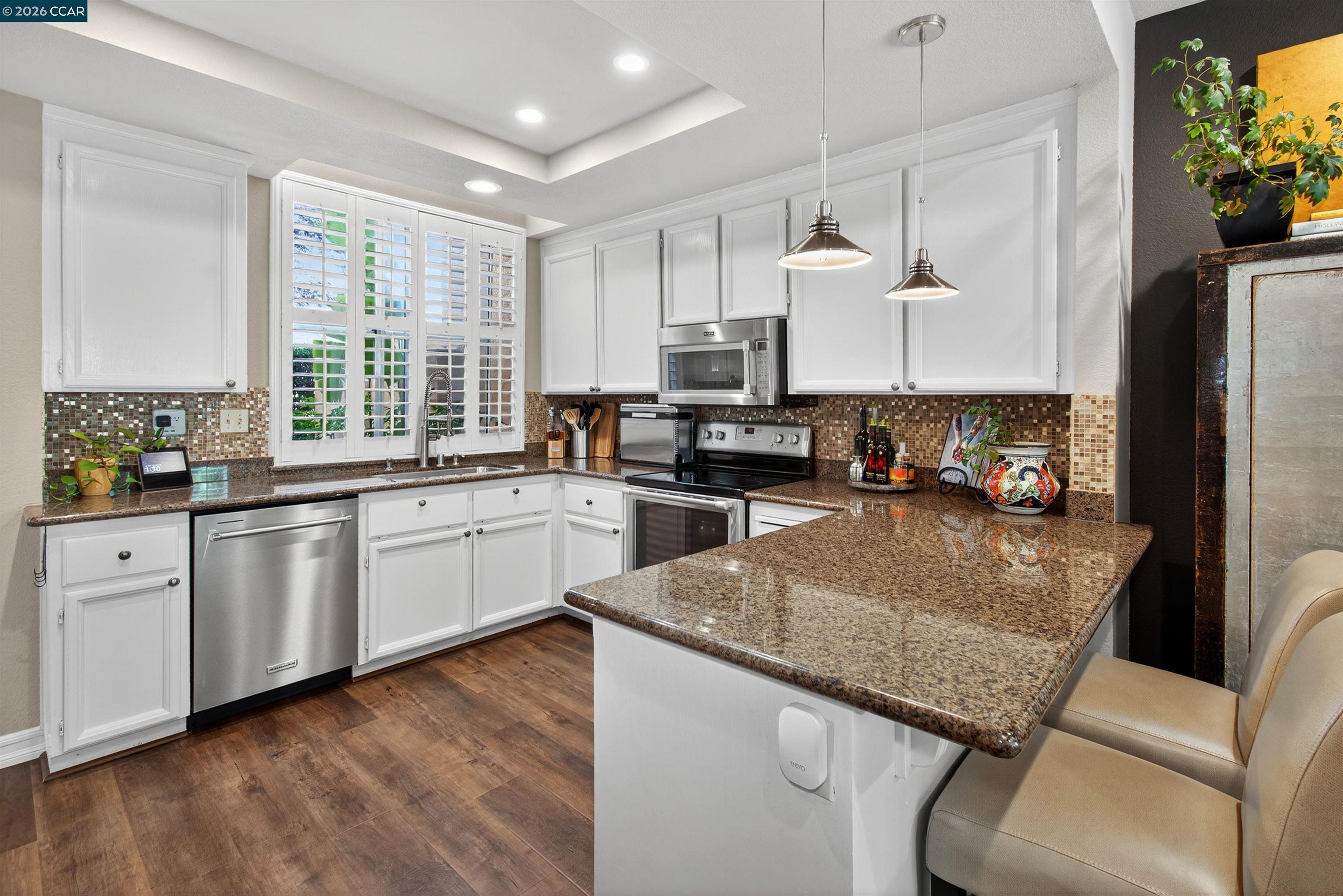 6206 Lakeview Cir