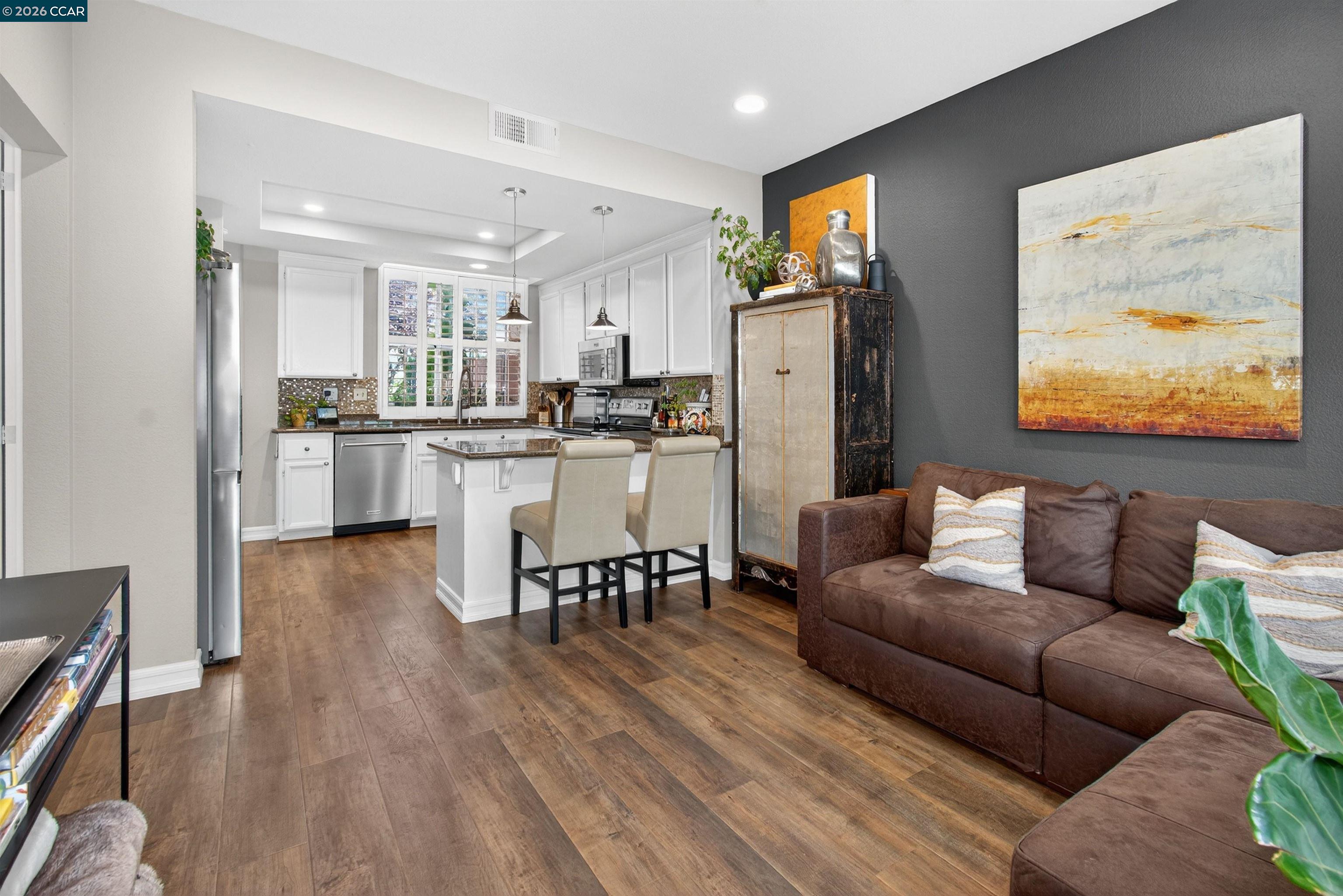6206 Lakeview Cir