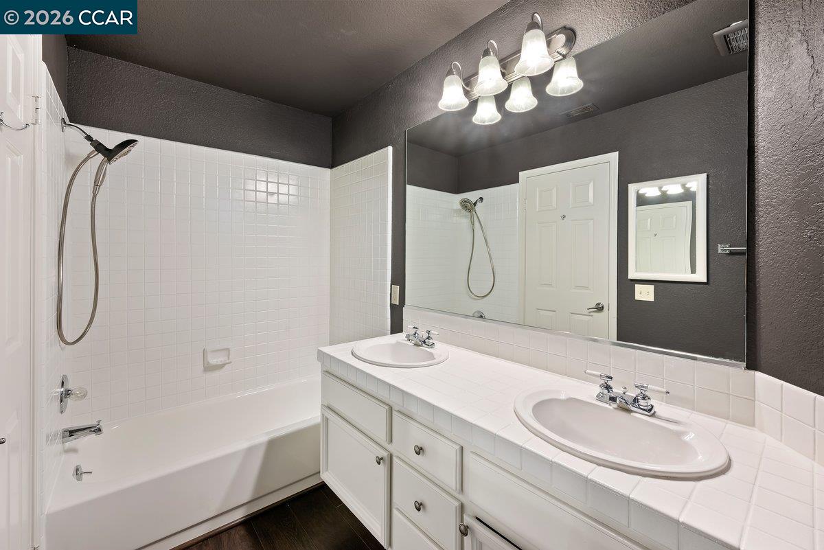 6206 Lakeview Cir