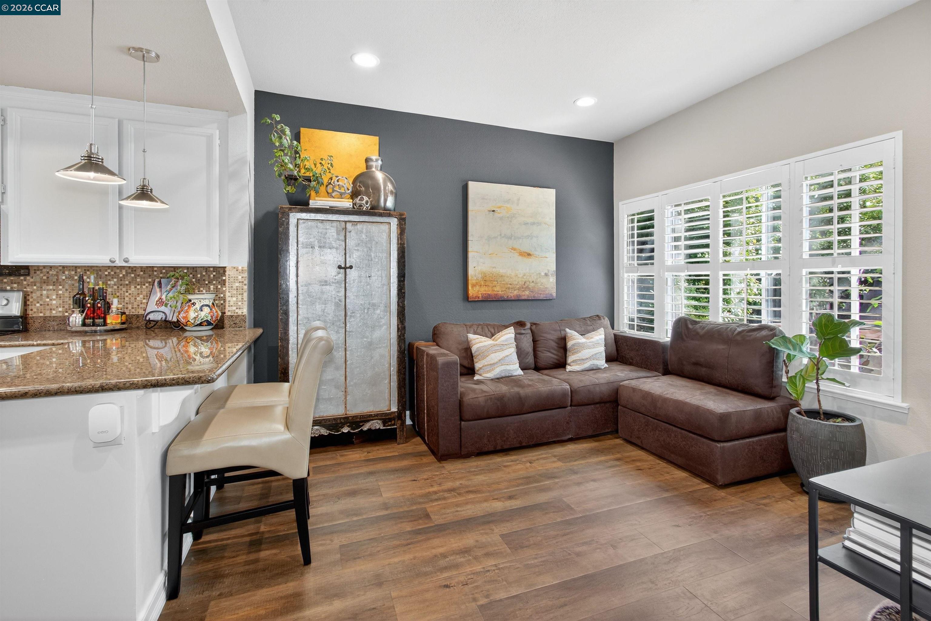 6206 Lakeview Cir