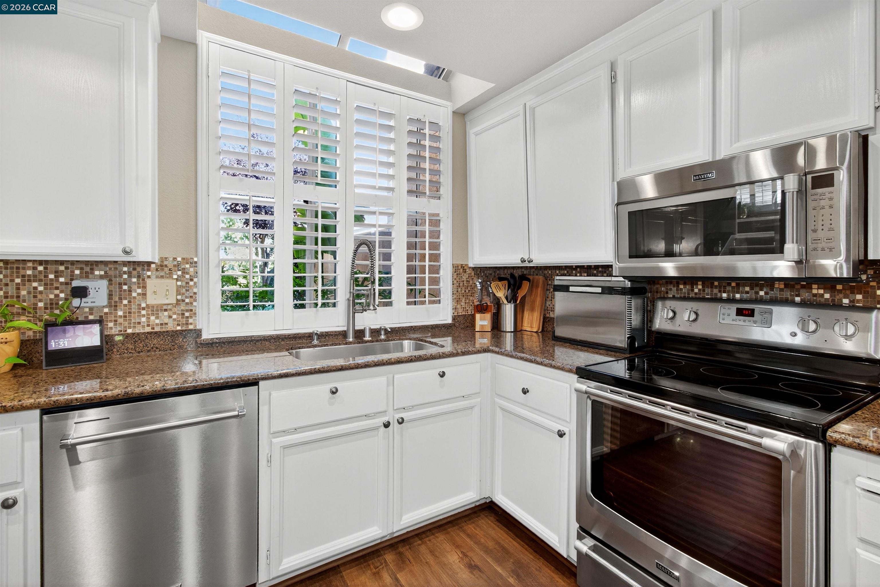 6206 Lakeview Cir