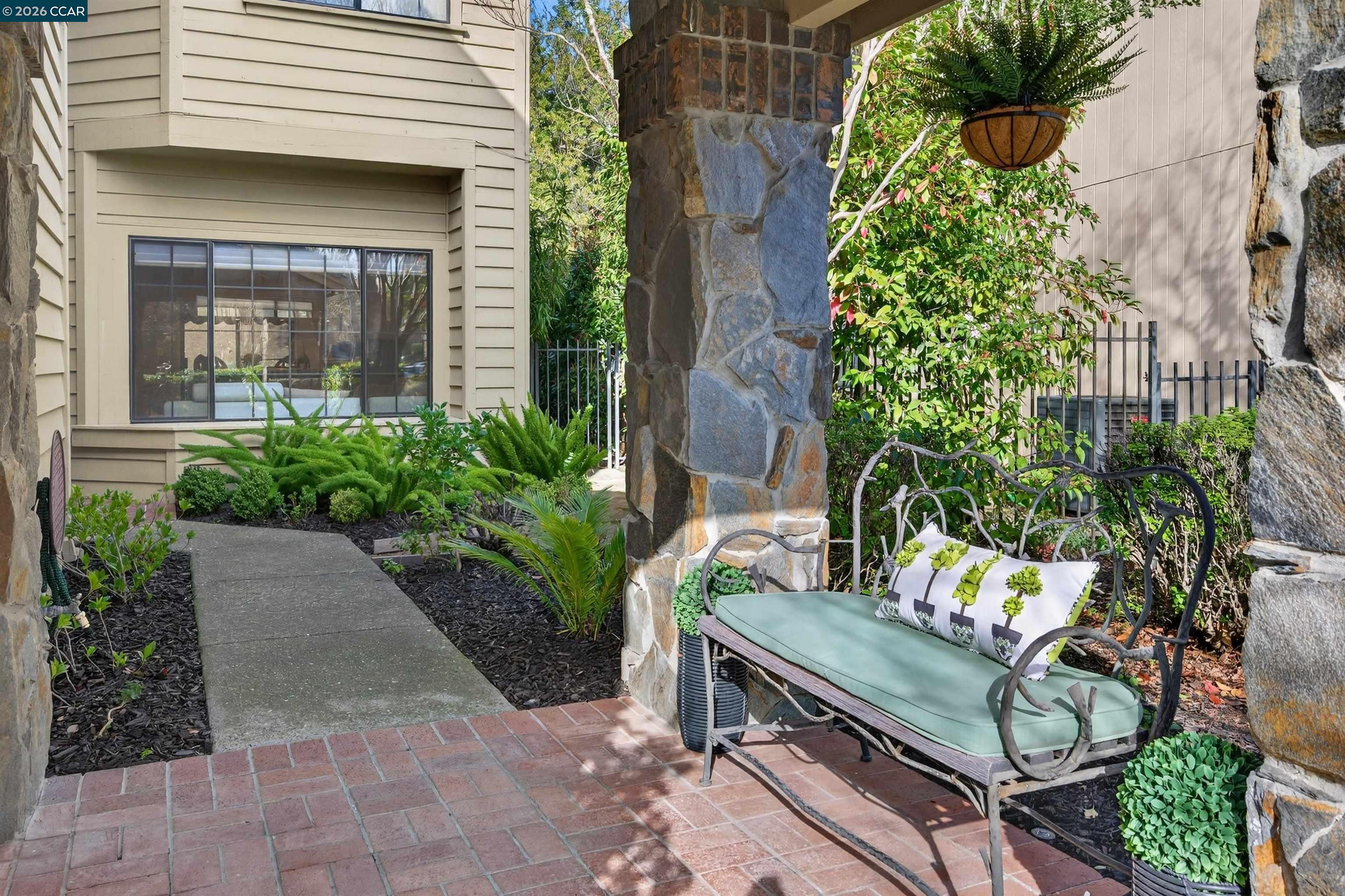 490 Eagle Valley Way