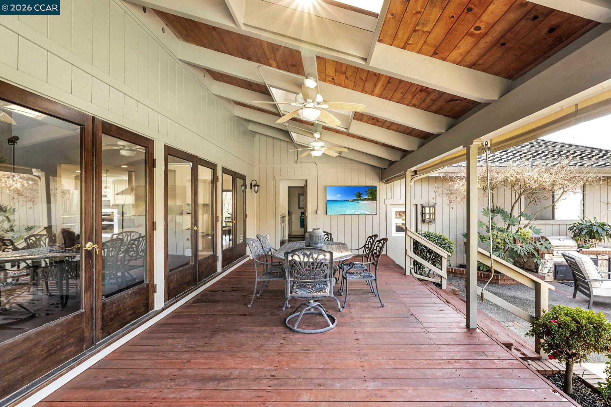 551 Blackhawk Club Dr