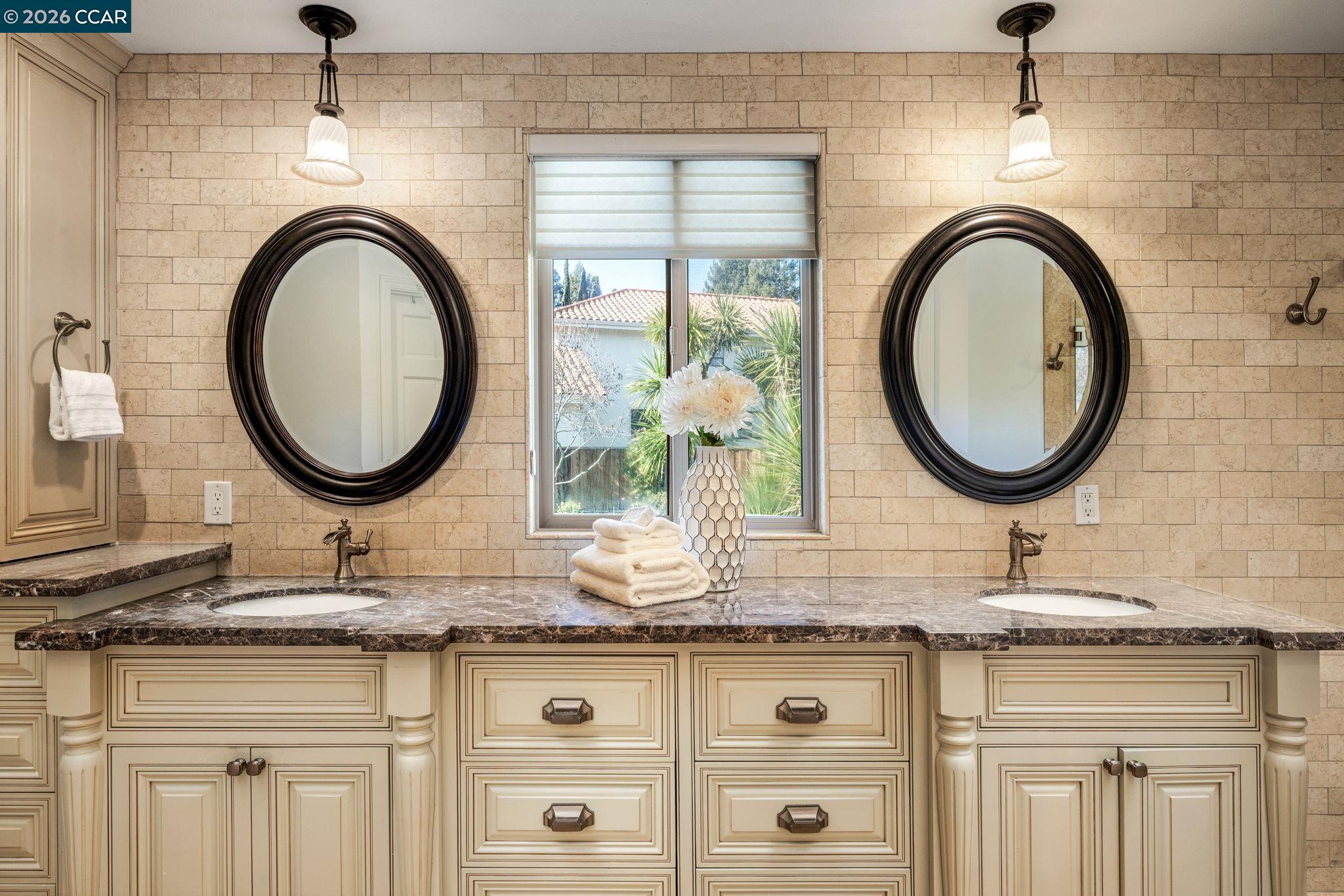 551 Blackhawk Club Dr