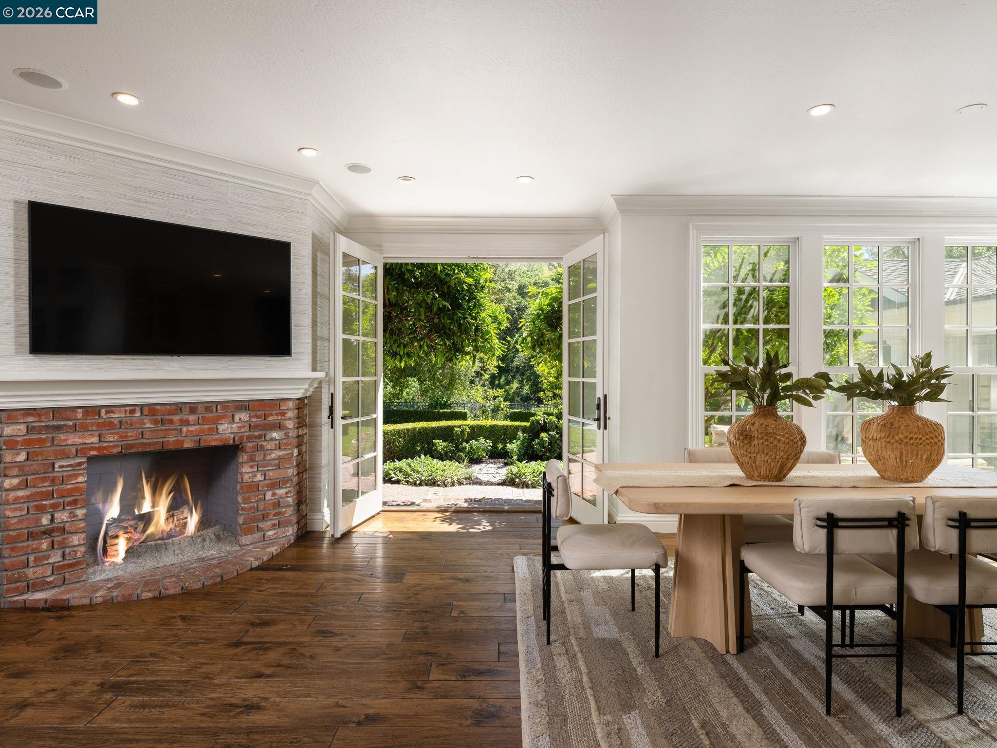 295 Barrington Ln