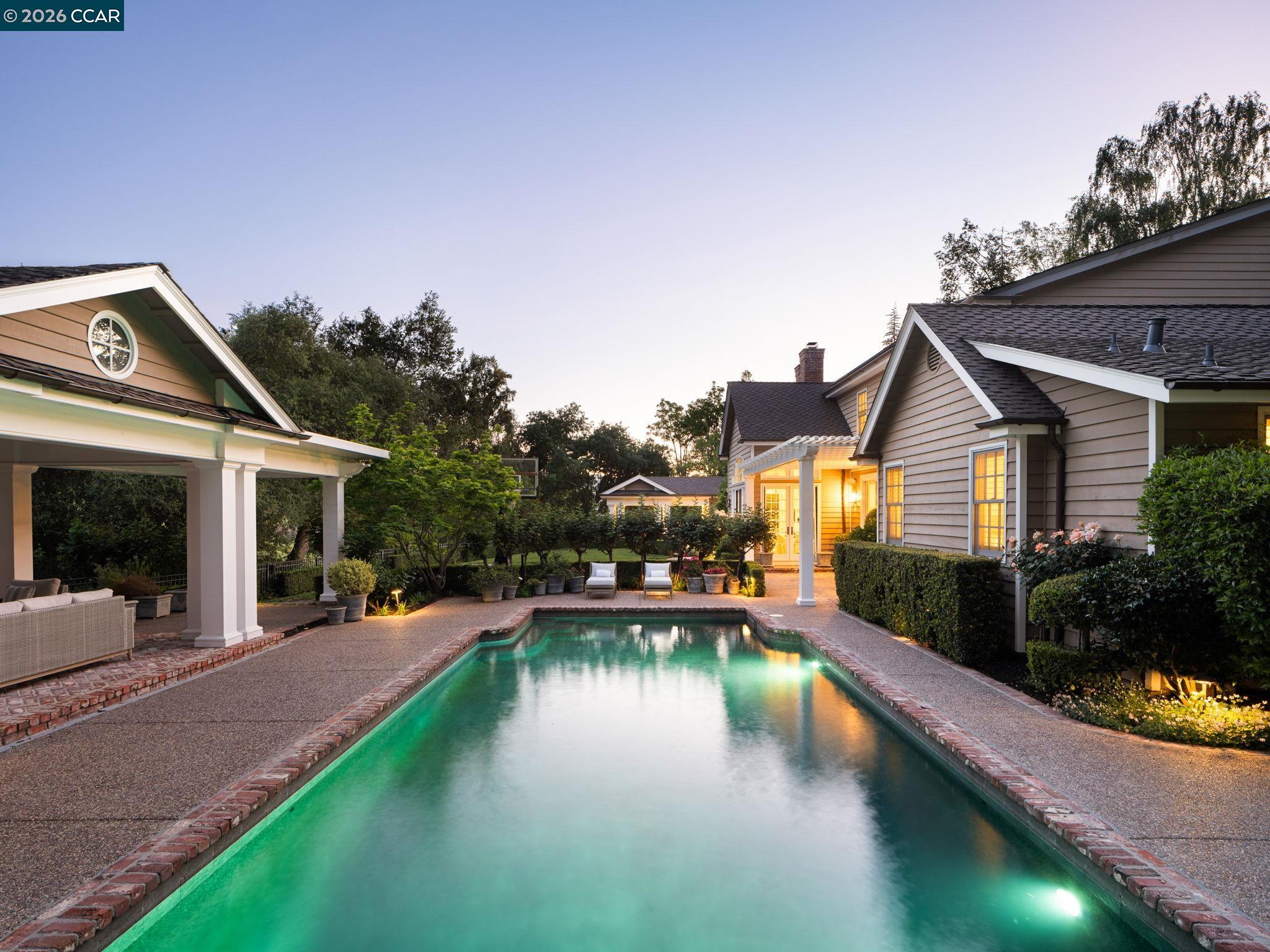 295 Barrington Ln