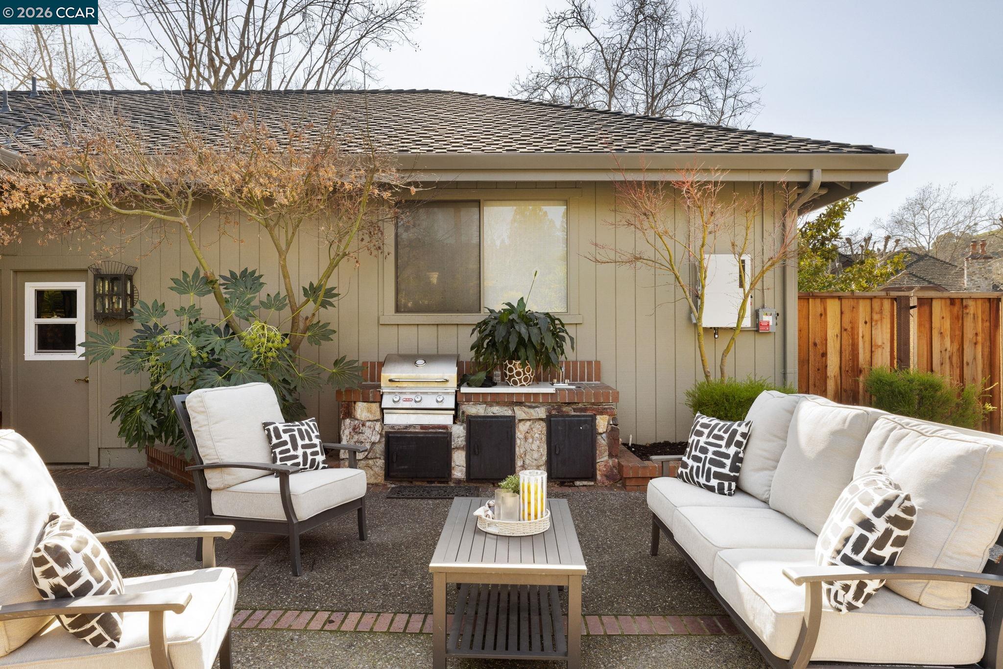 551 Blackhawk Club Dr