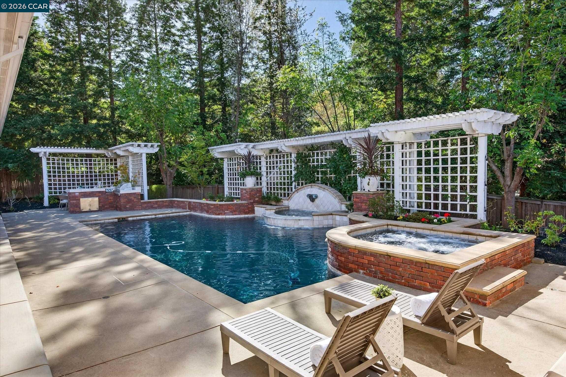 3 Brooktree Dr