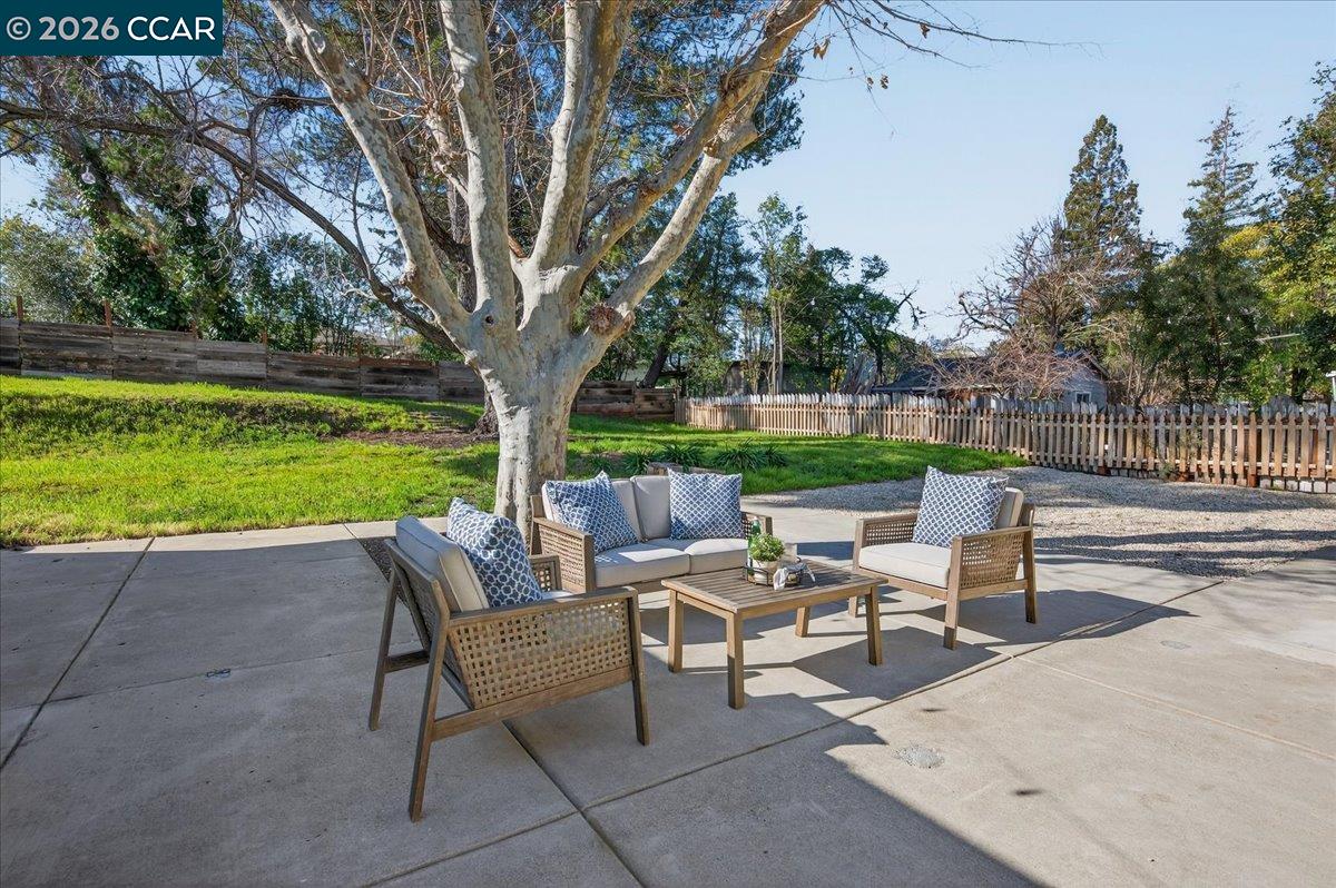 2481 Casa Way