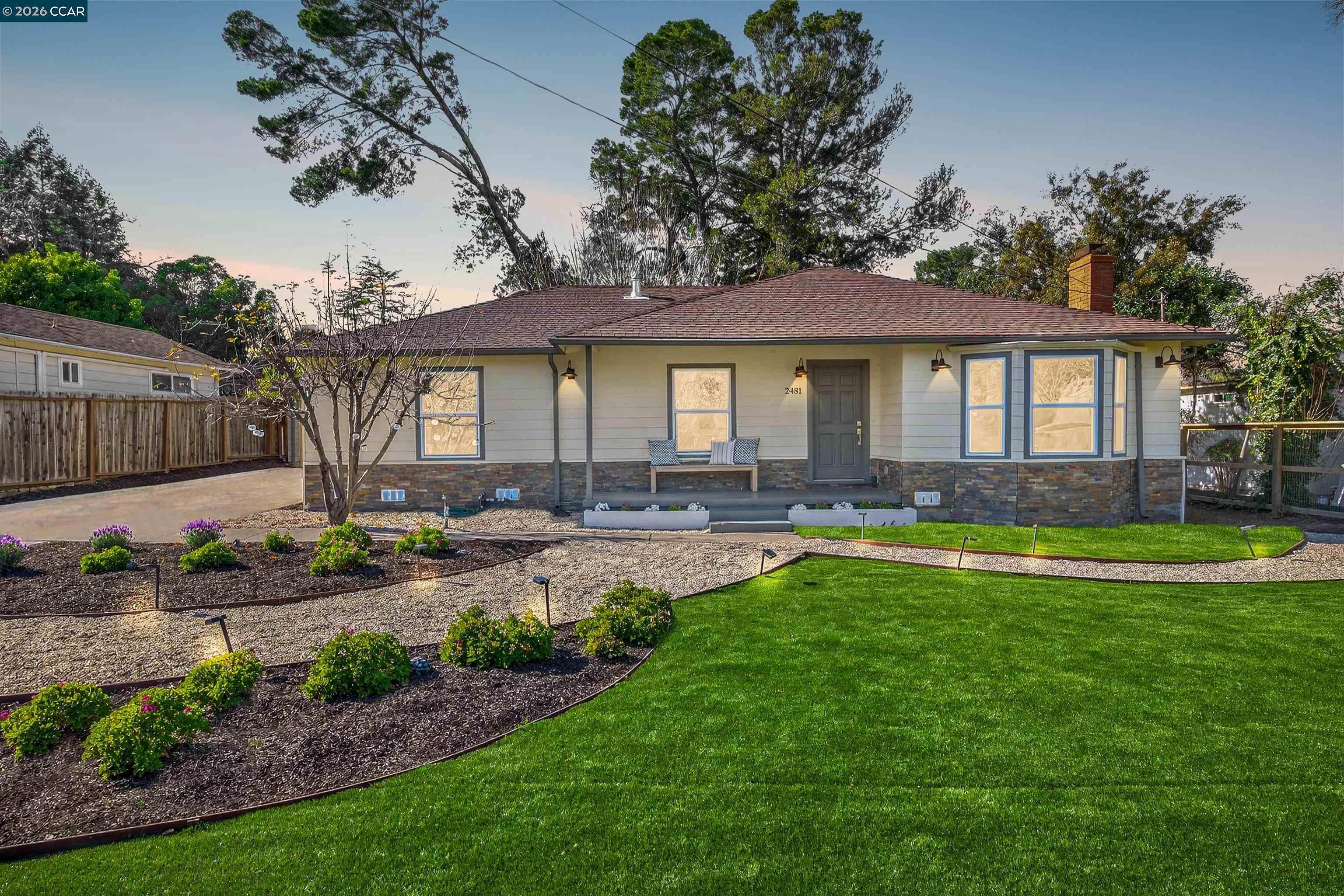 2481 Casa Way
