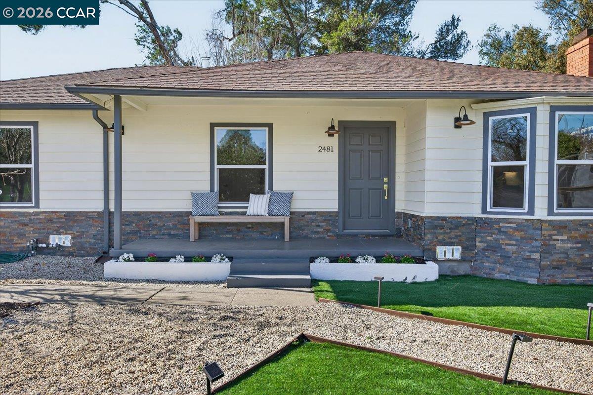 2481 Casa Way