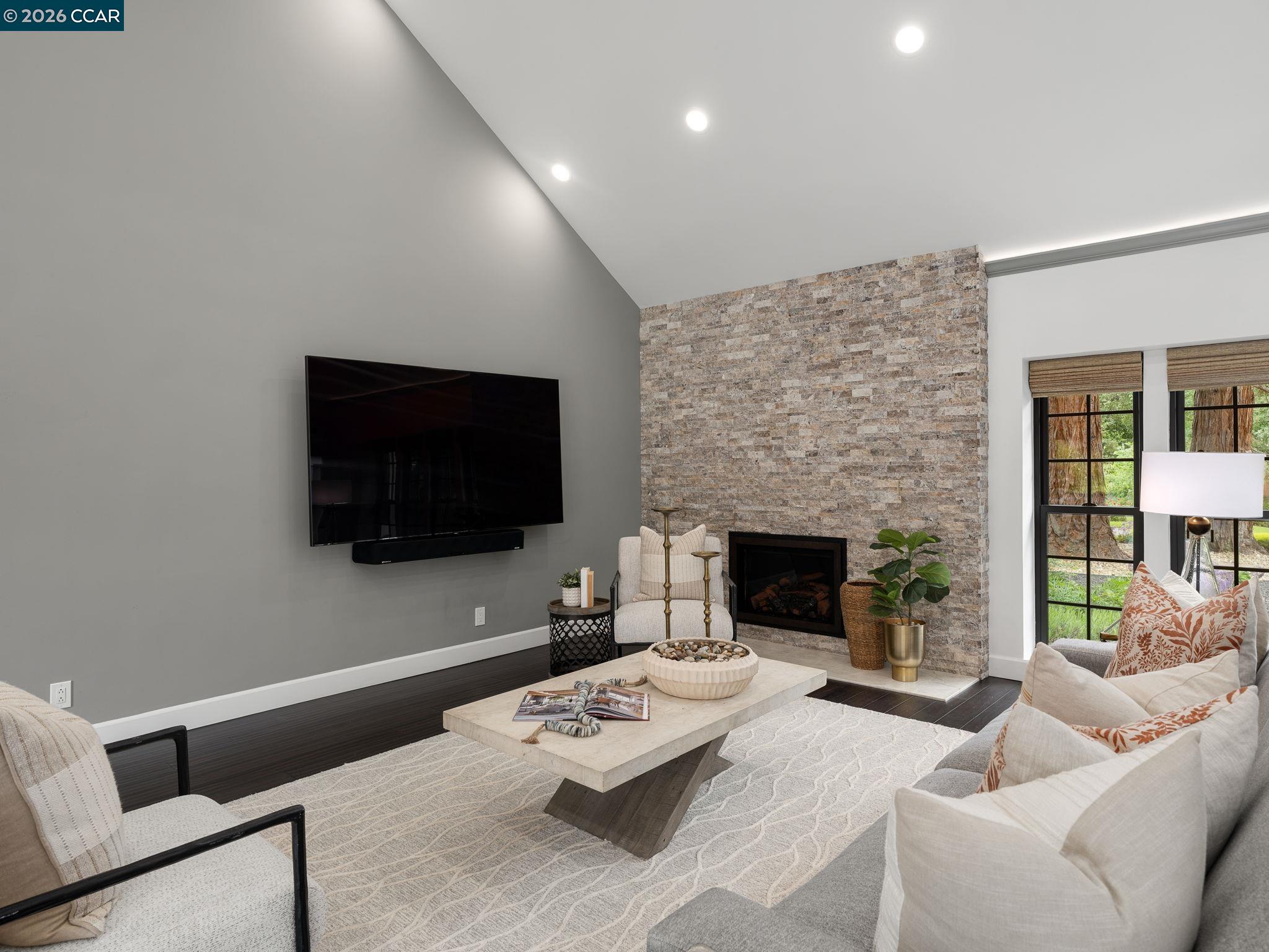 2705 Mossy Oak Dr