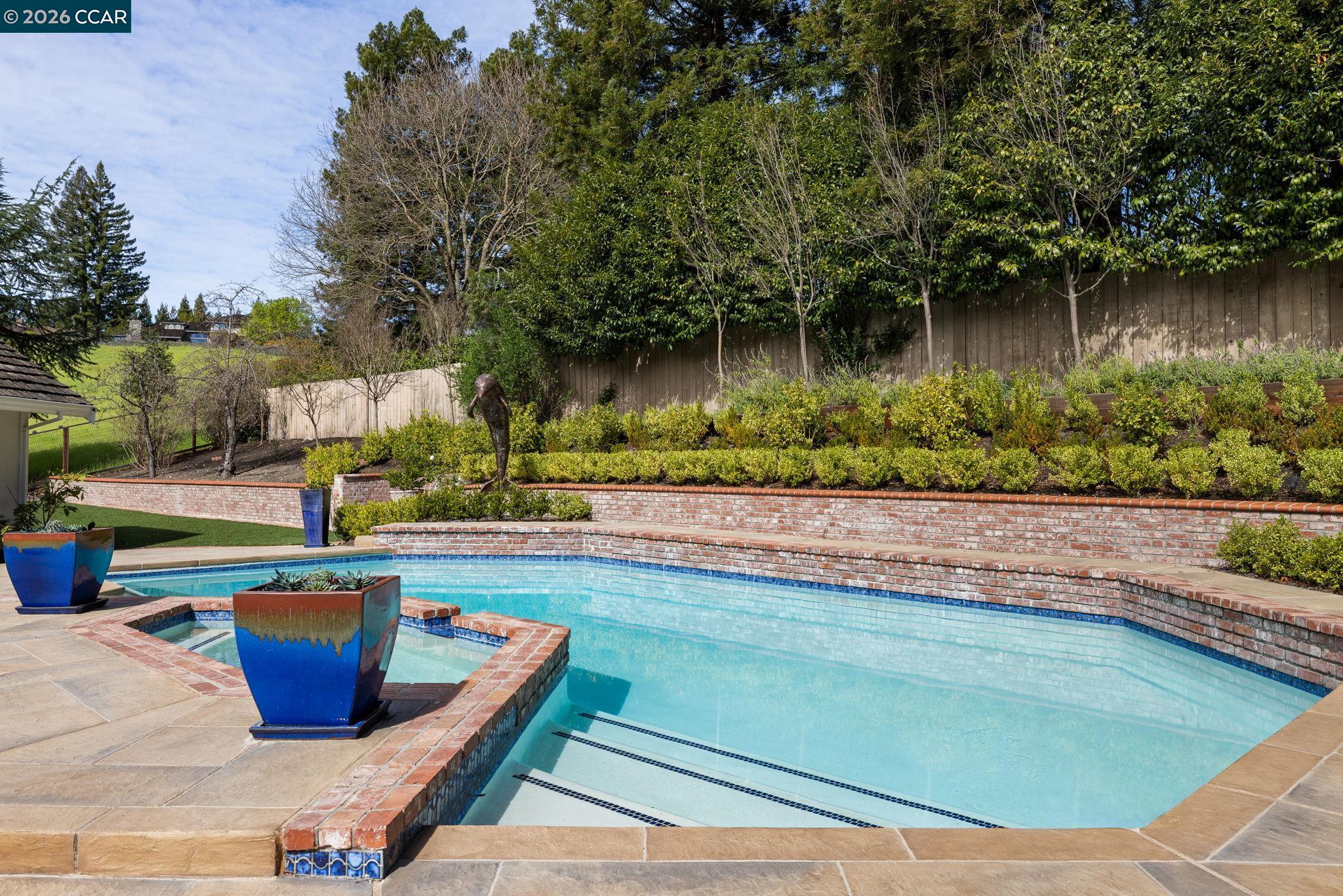 2705 Mossy Oak Dr