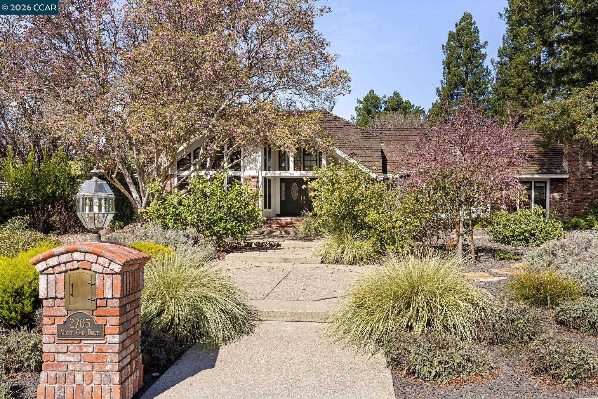 2705 Mossy Oak Dr
