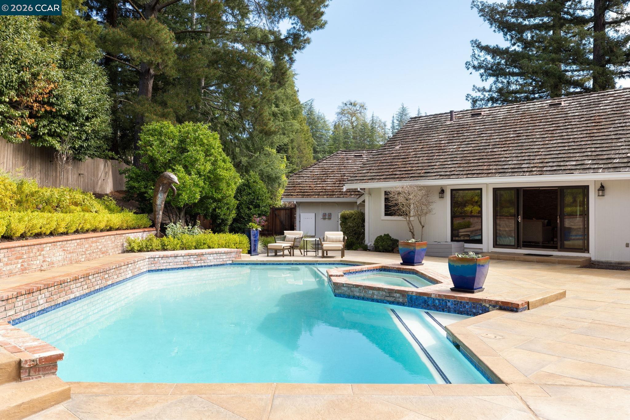 2705 Mossy Oak Dr