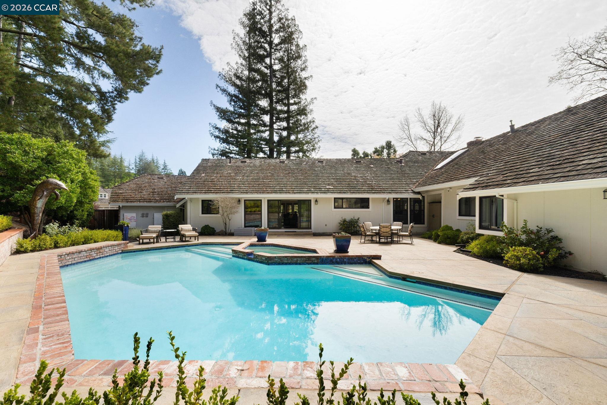 2705 Mossy Oak Dr