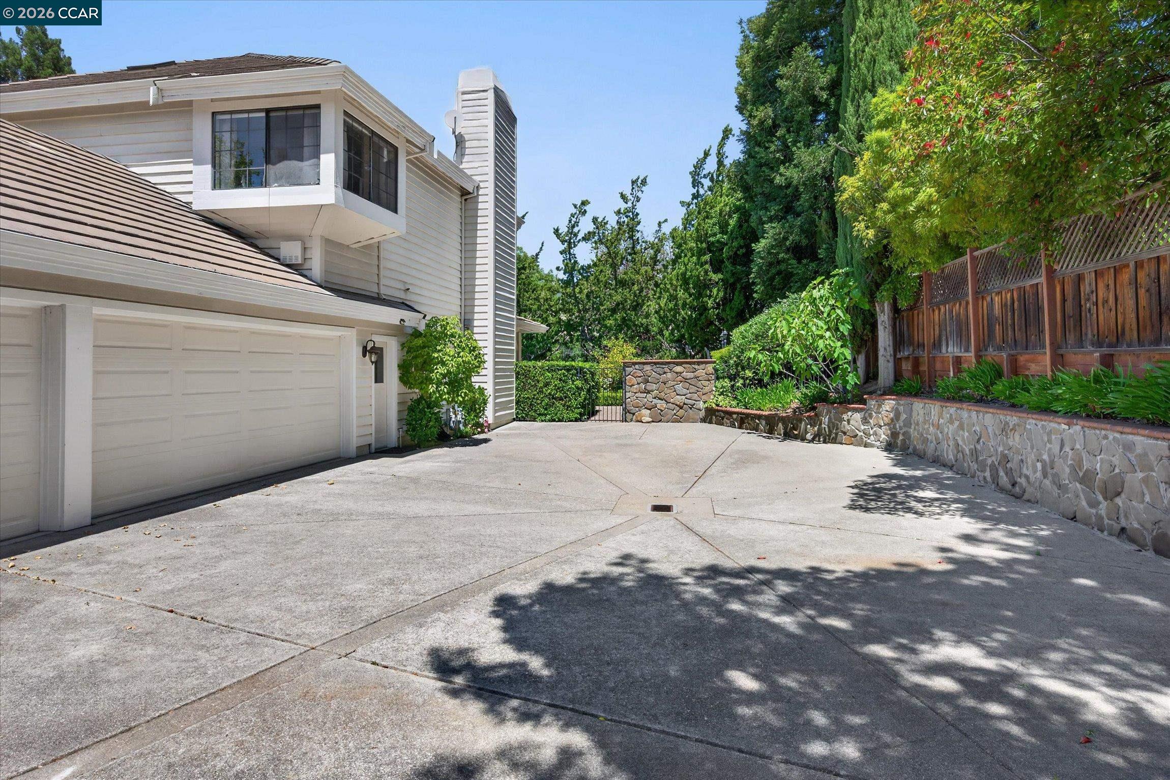 5303 Blackhawk Dr