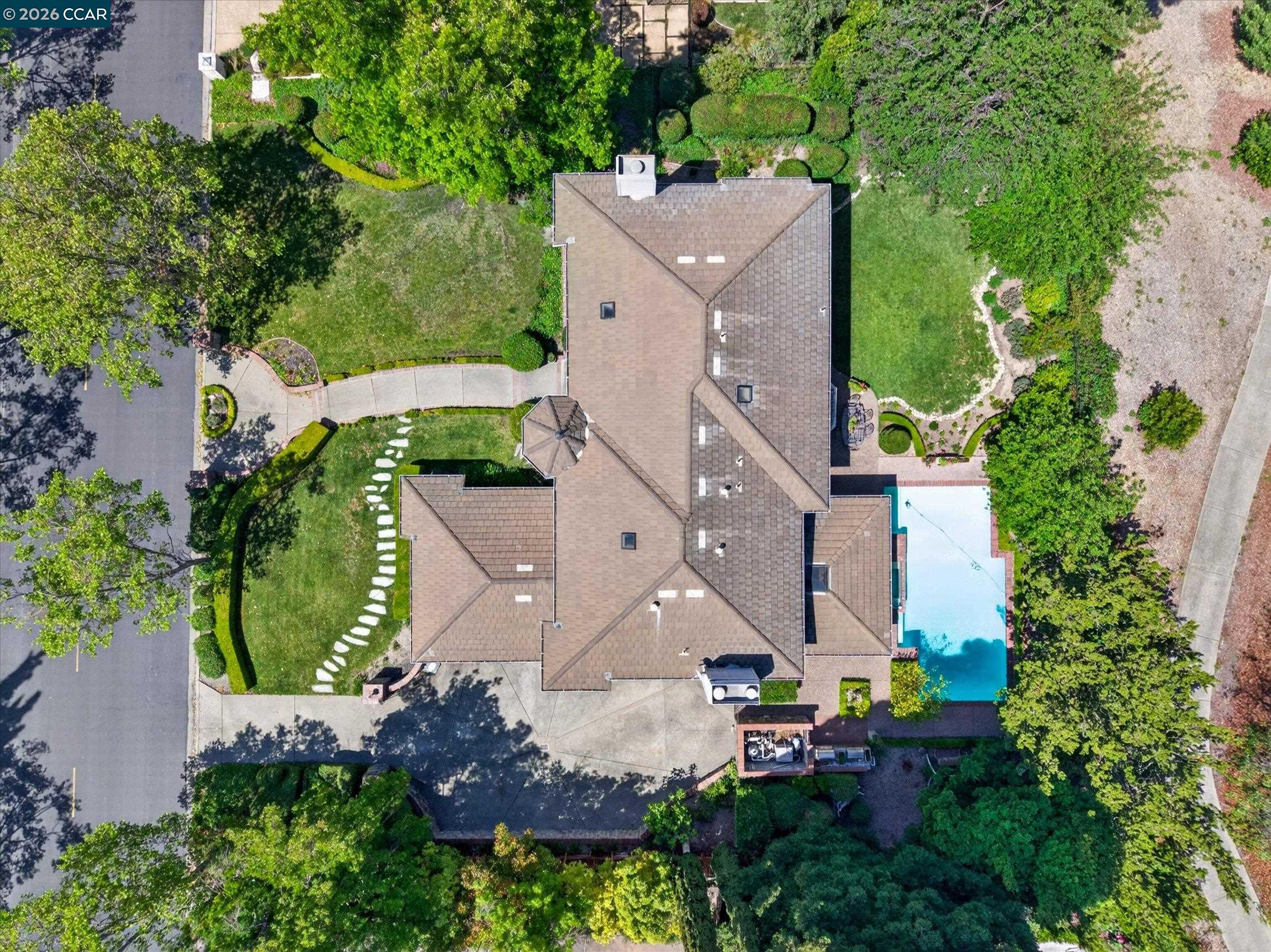 5303 Blackhawk Dr