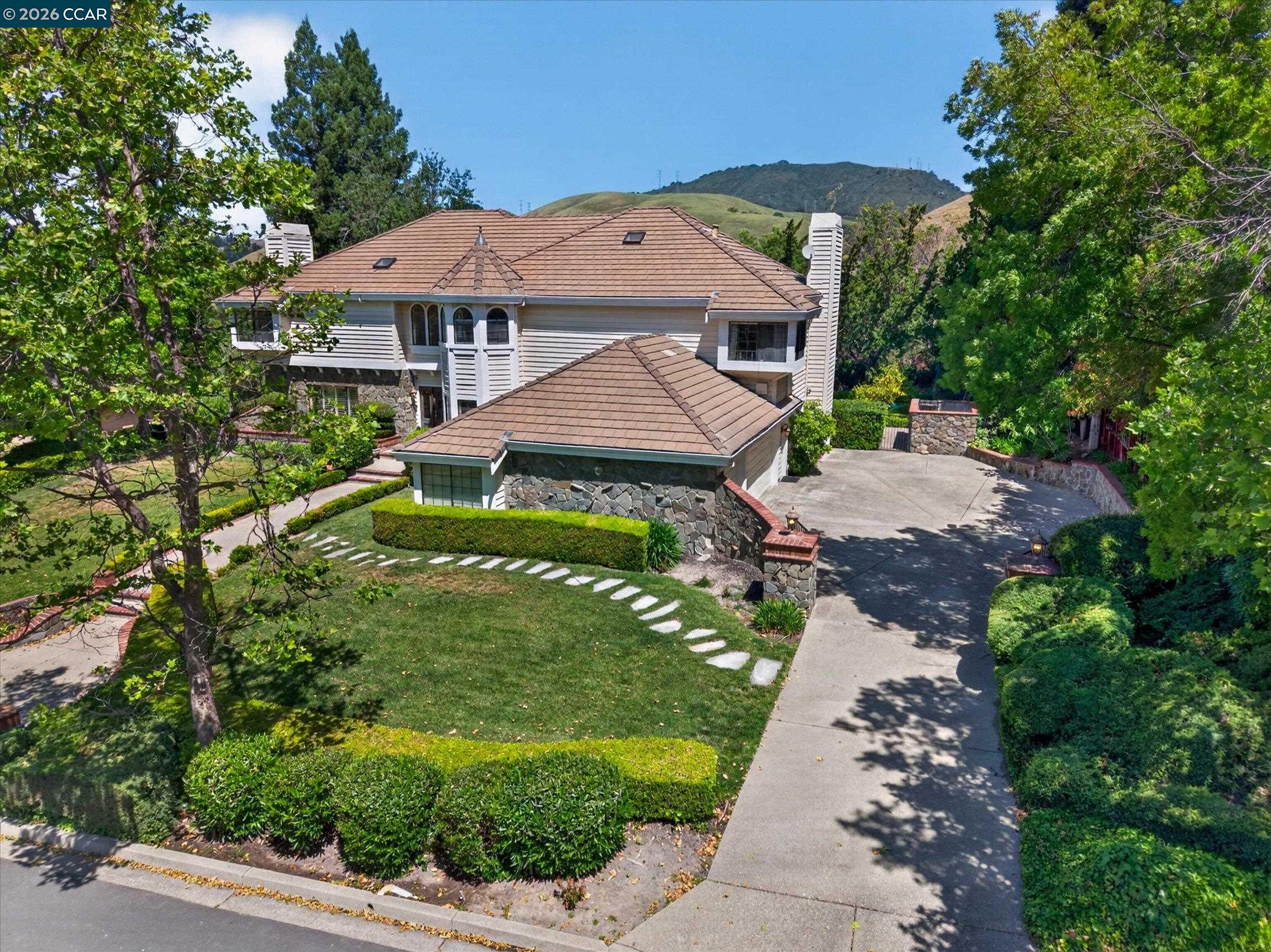 5303 Blackhawk Dr