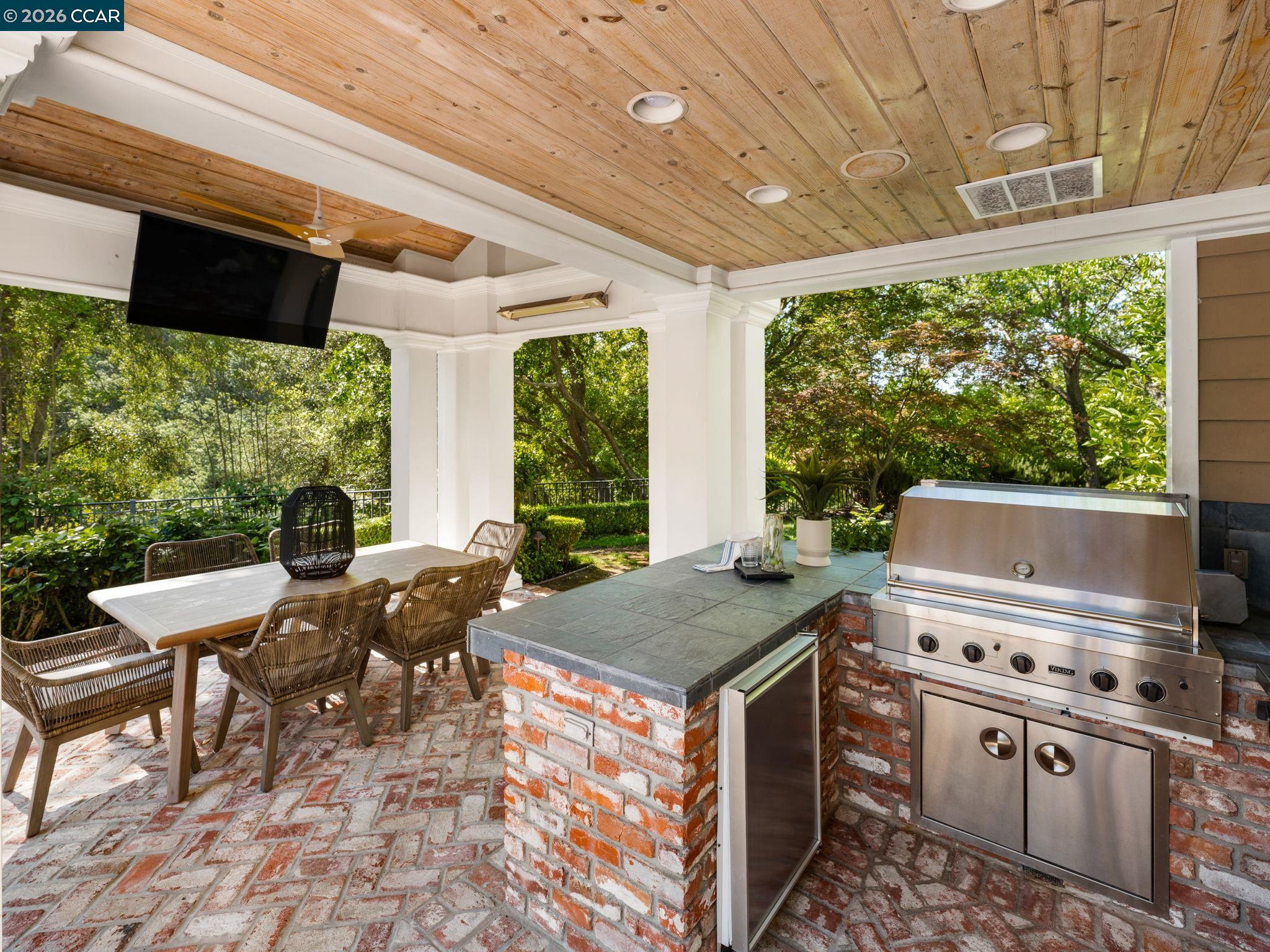 295 Barrington Ln