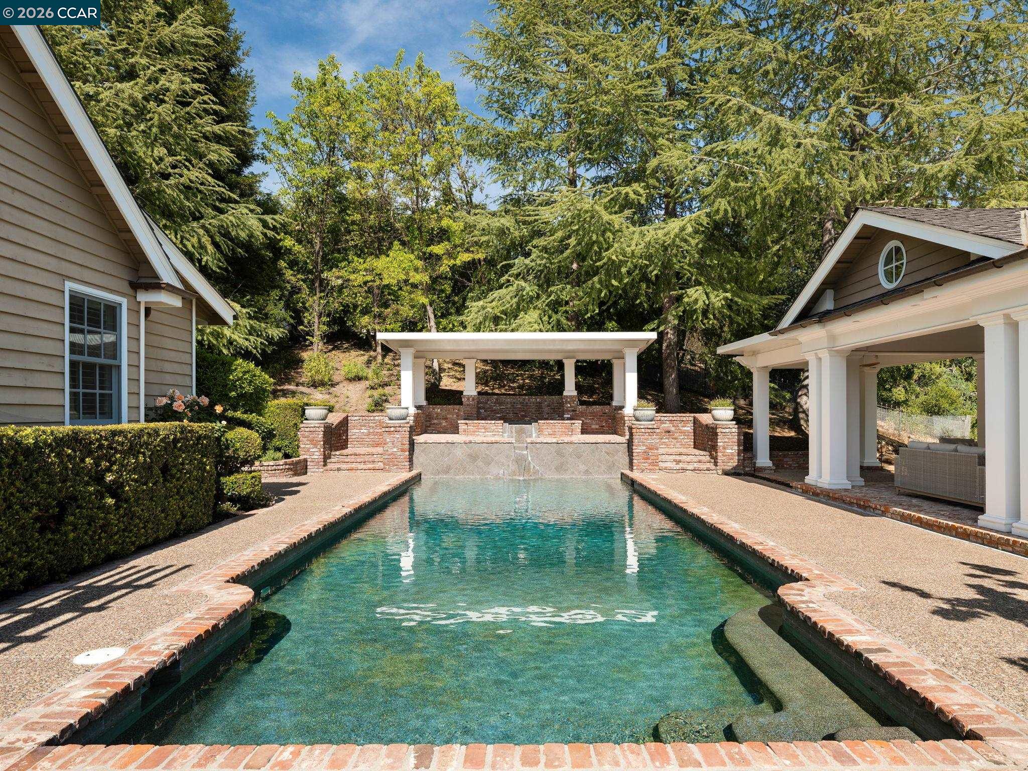 295 Barrington Ln