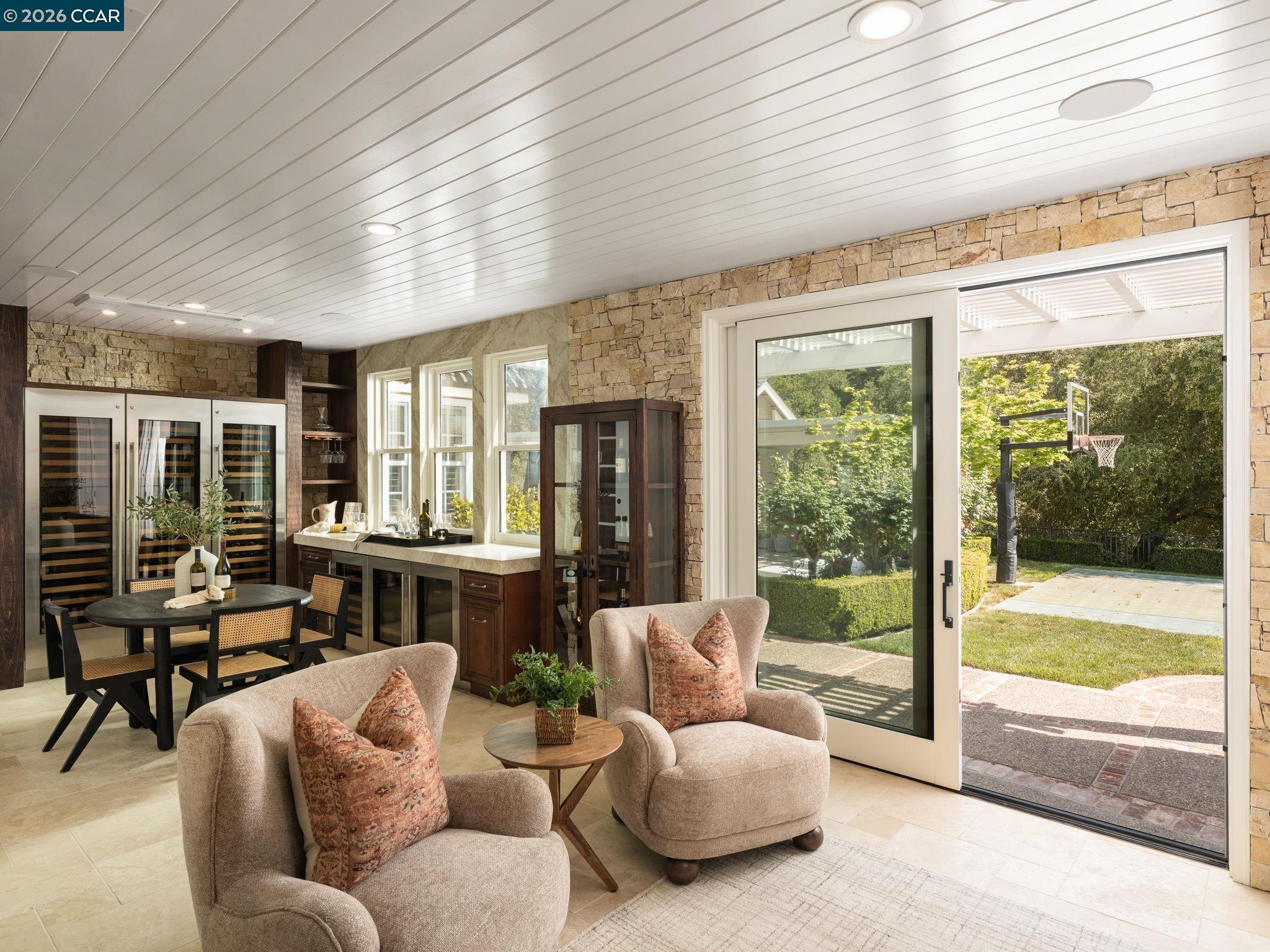 295 Barrington Ln