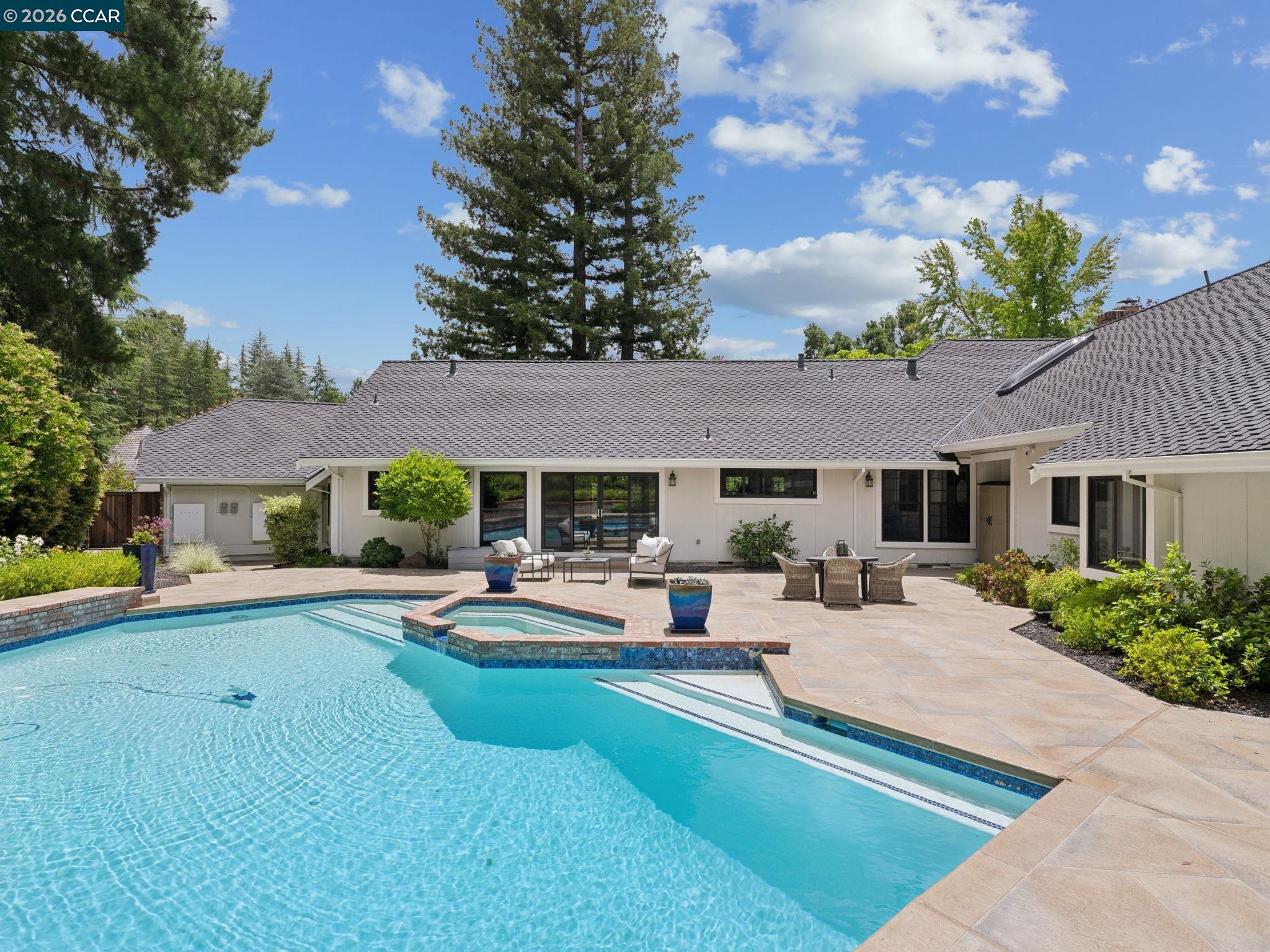 2705 Mossy Oak Dr