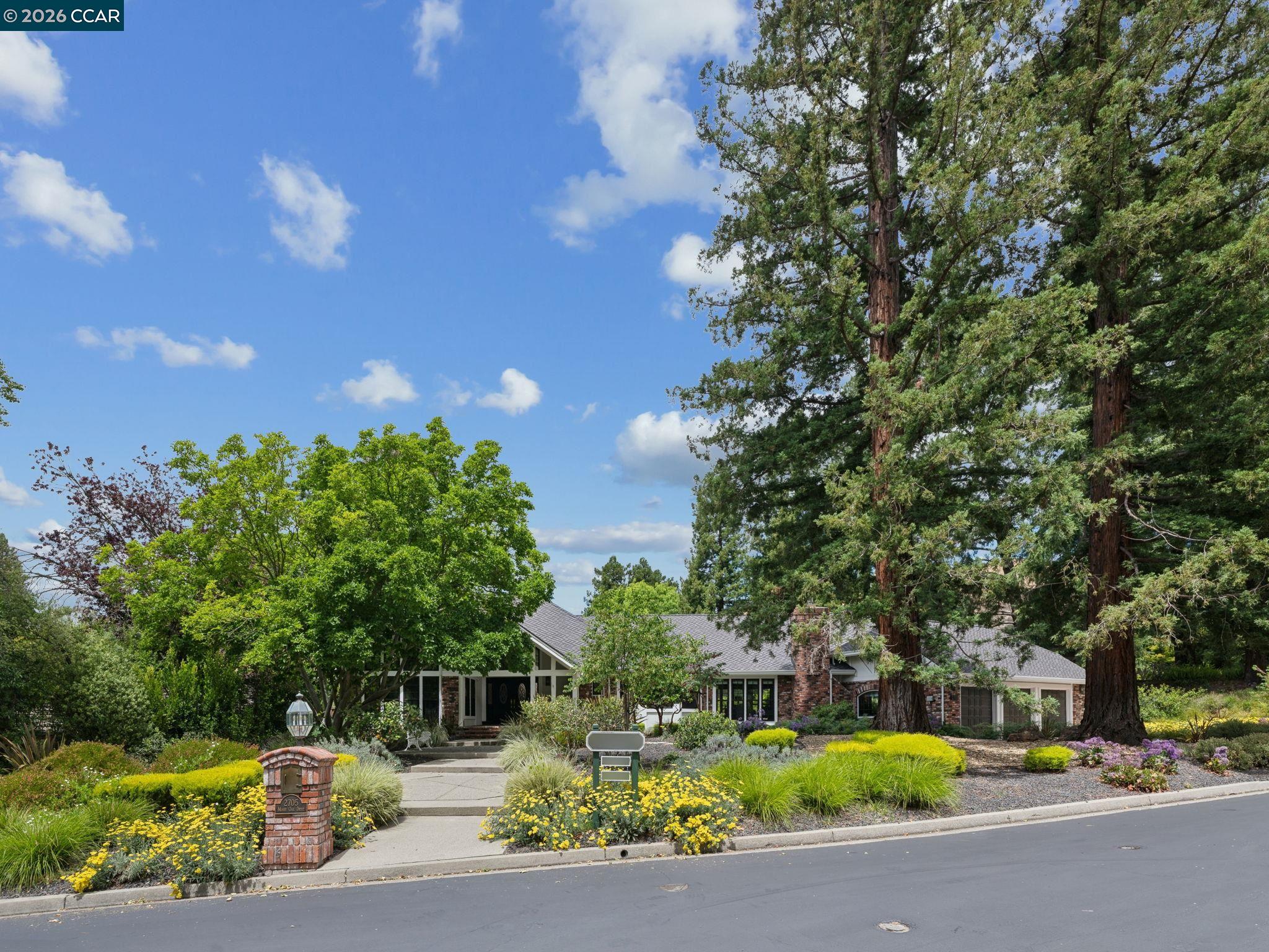 2705 Mossy Oak Dr