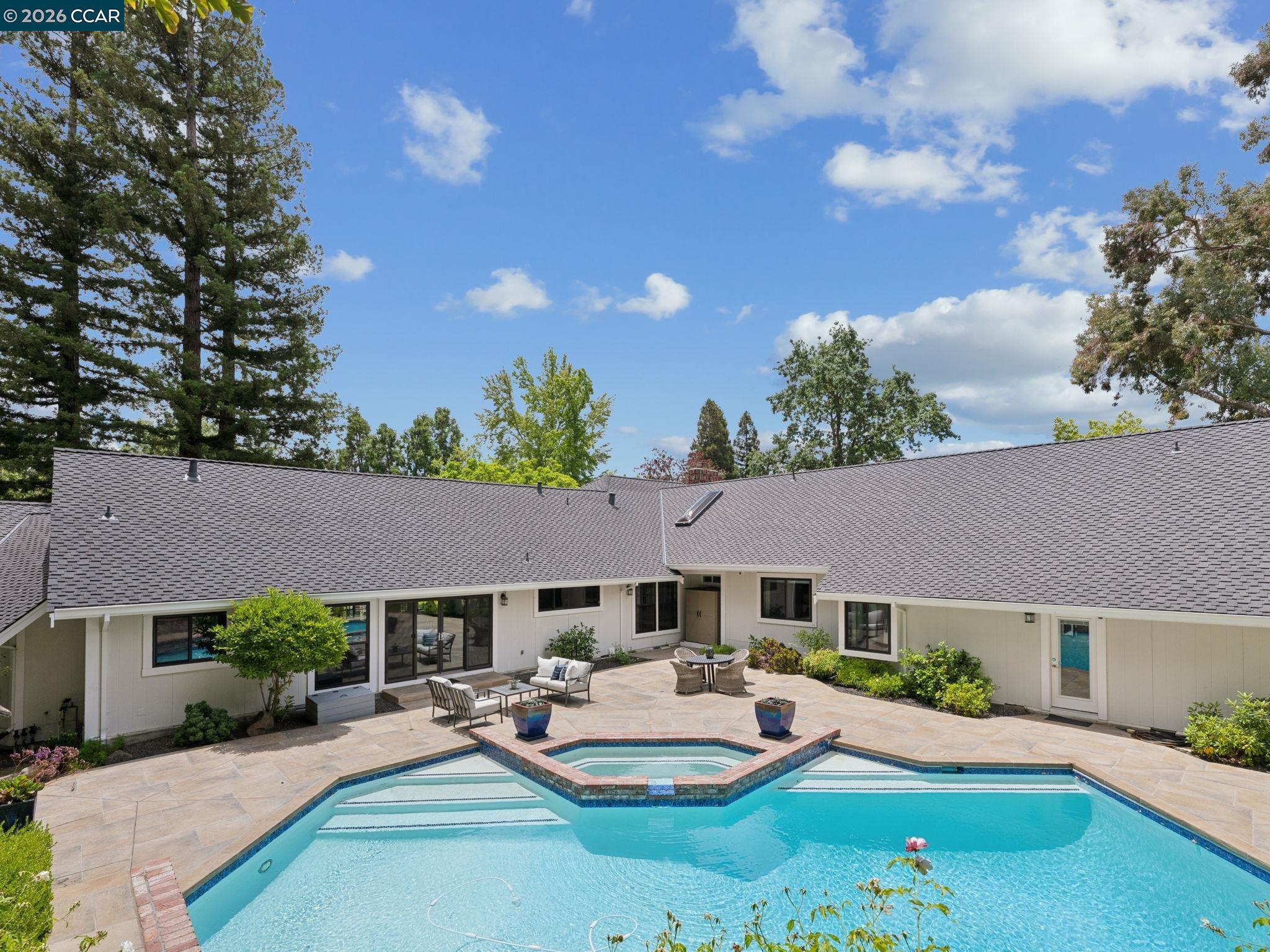 2705 Mossy Oak Dr
