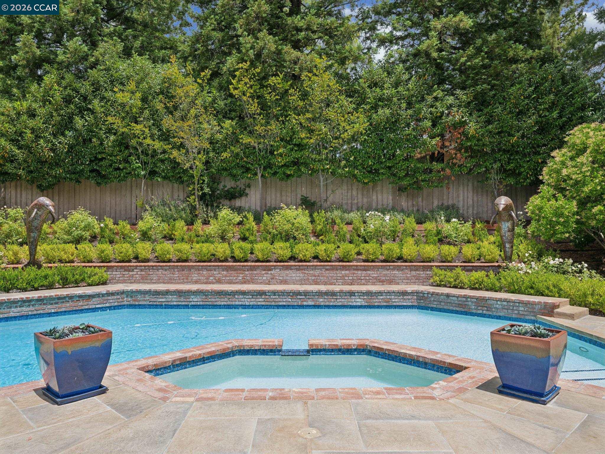 2705 Mossy Oak Dr