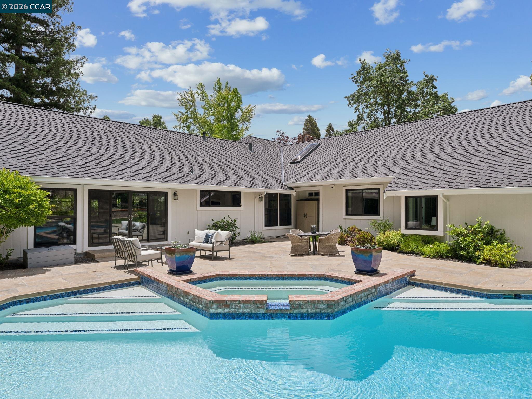 2705 Mossy Oak Dr