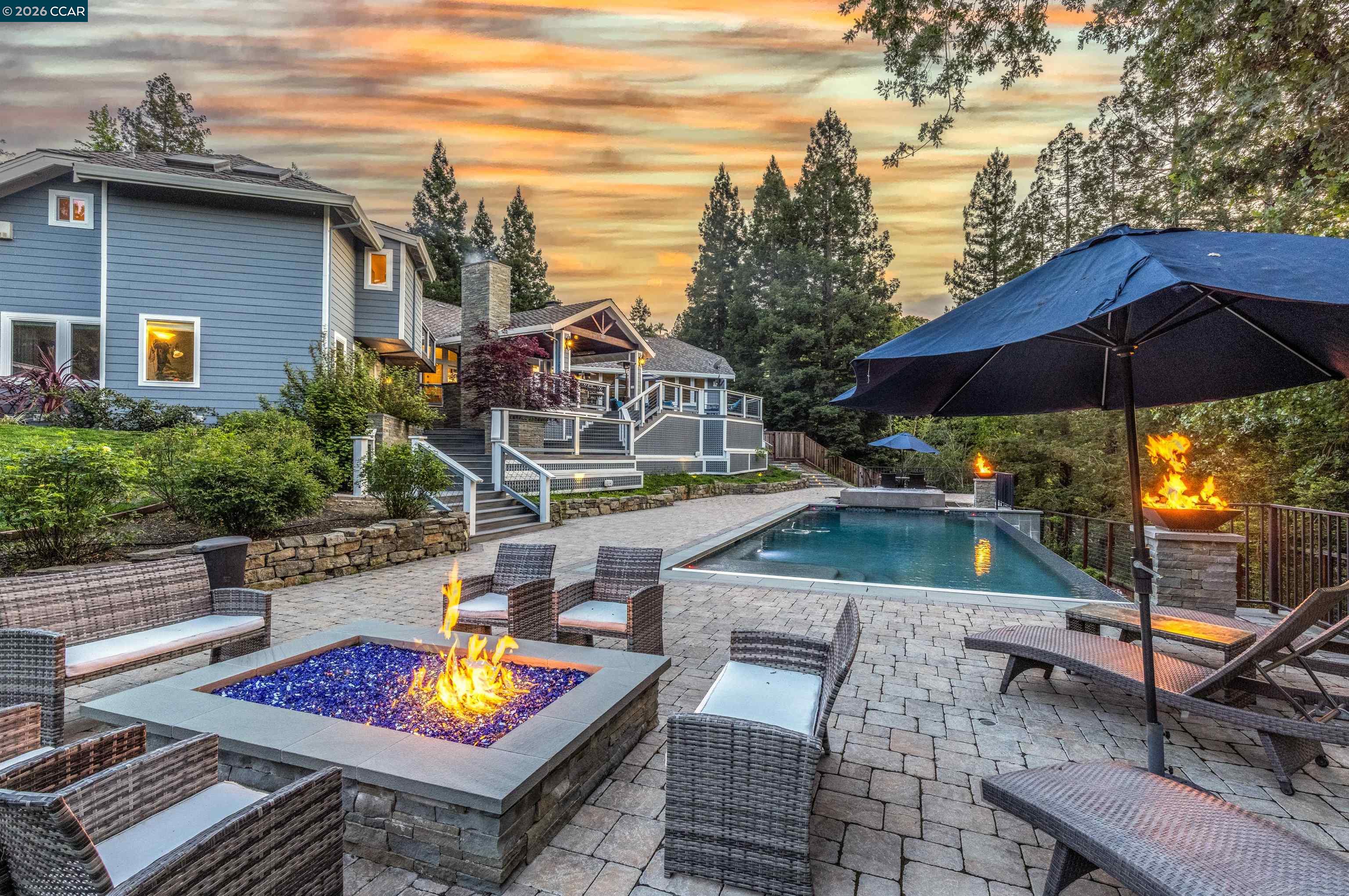 2324 Saddleback Dr