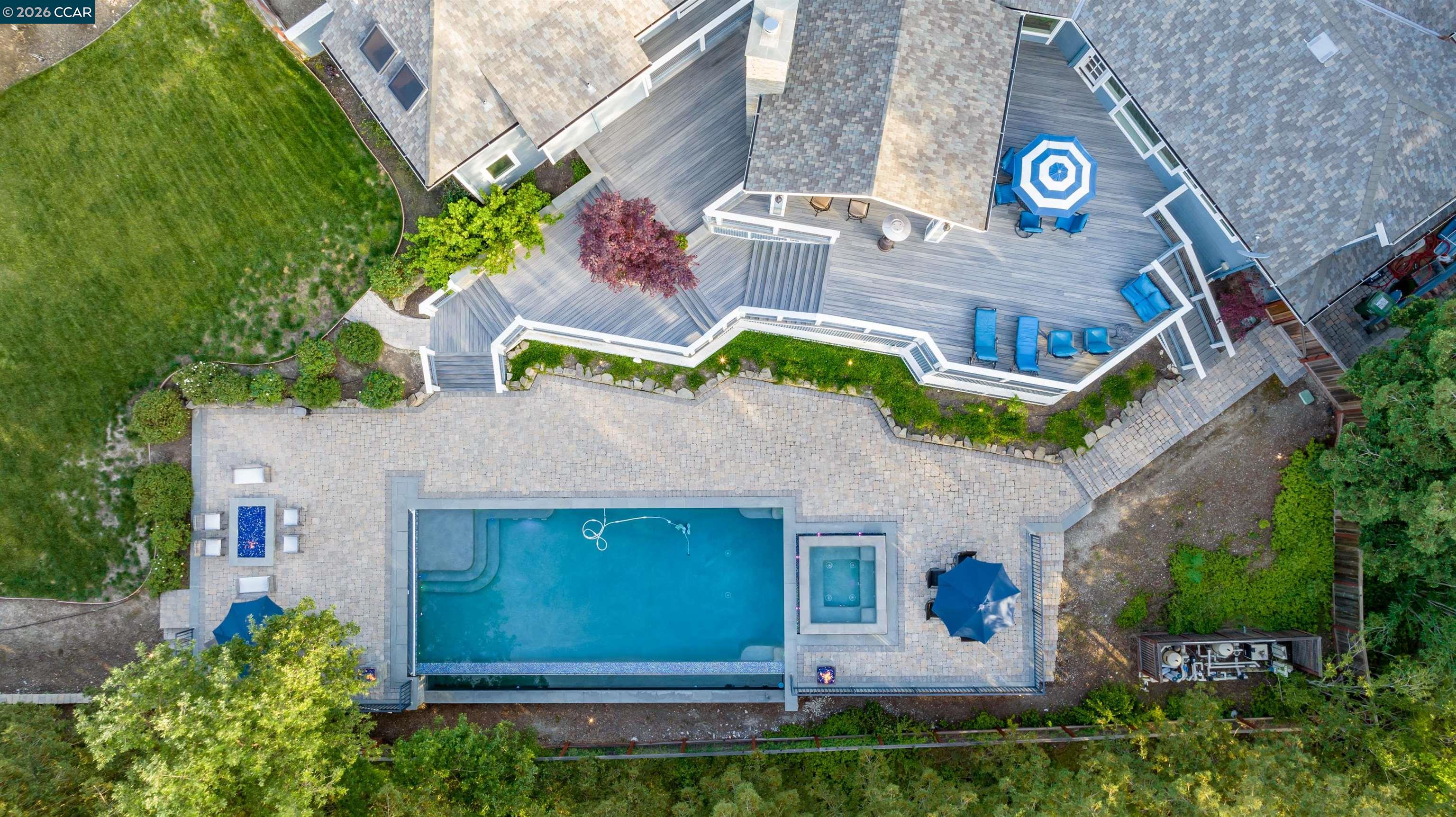 2324 Saddleback Dr