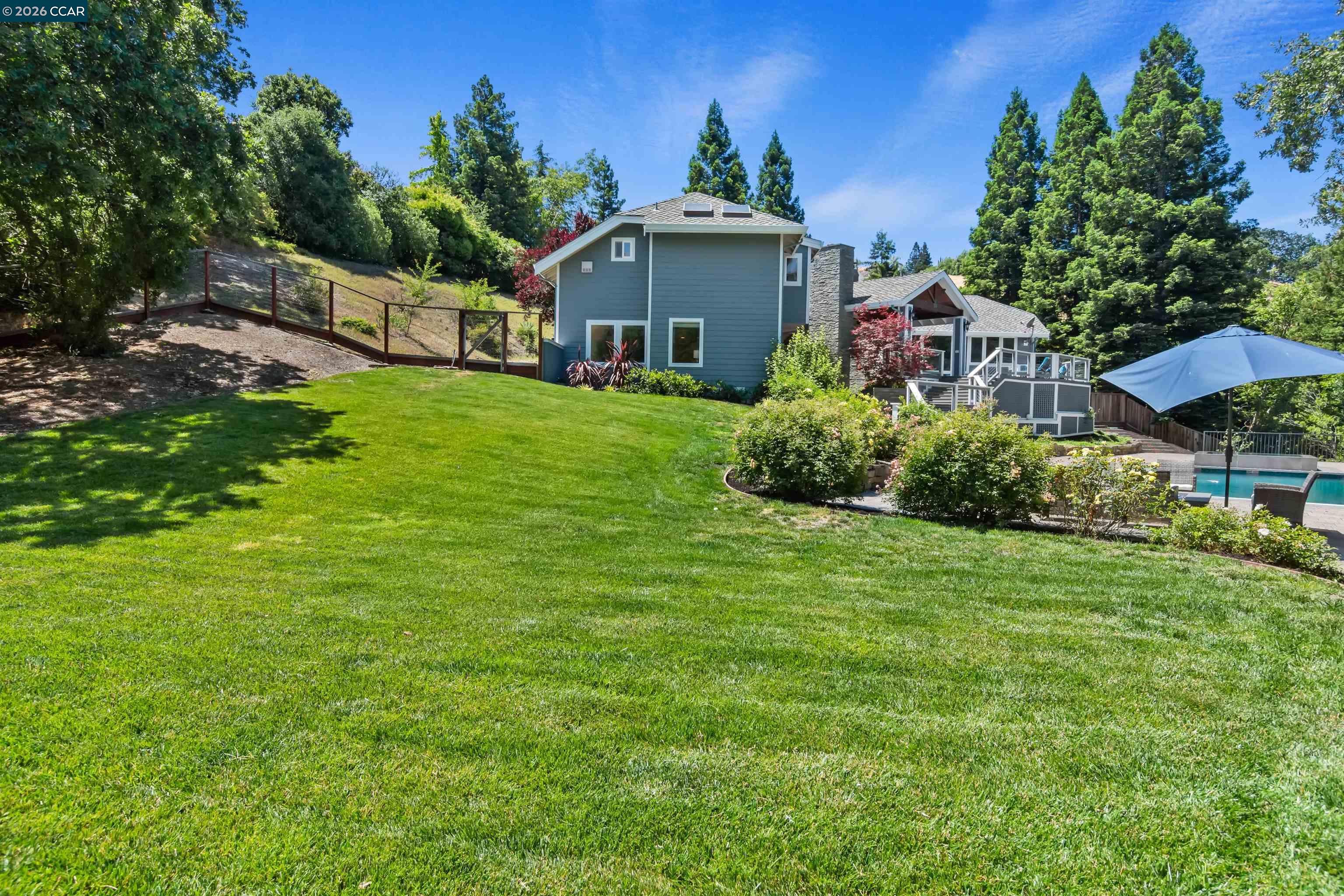 2324 Saddleback Dr