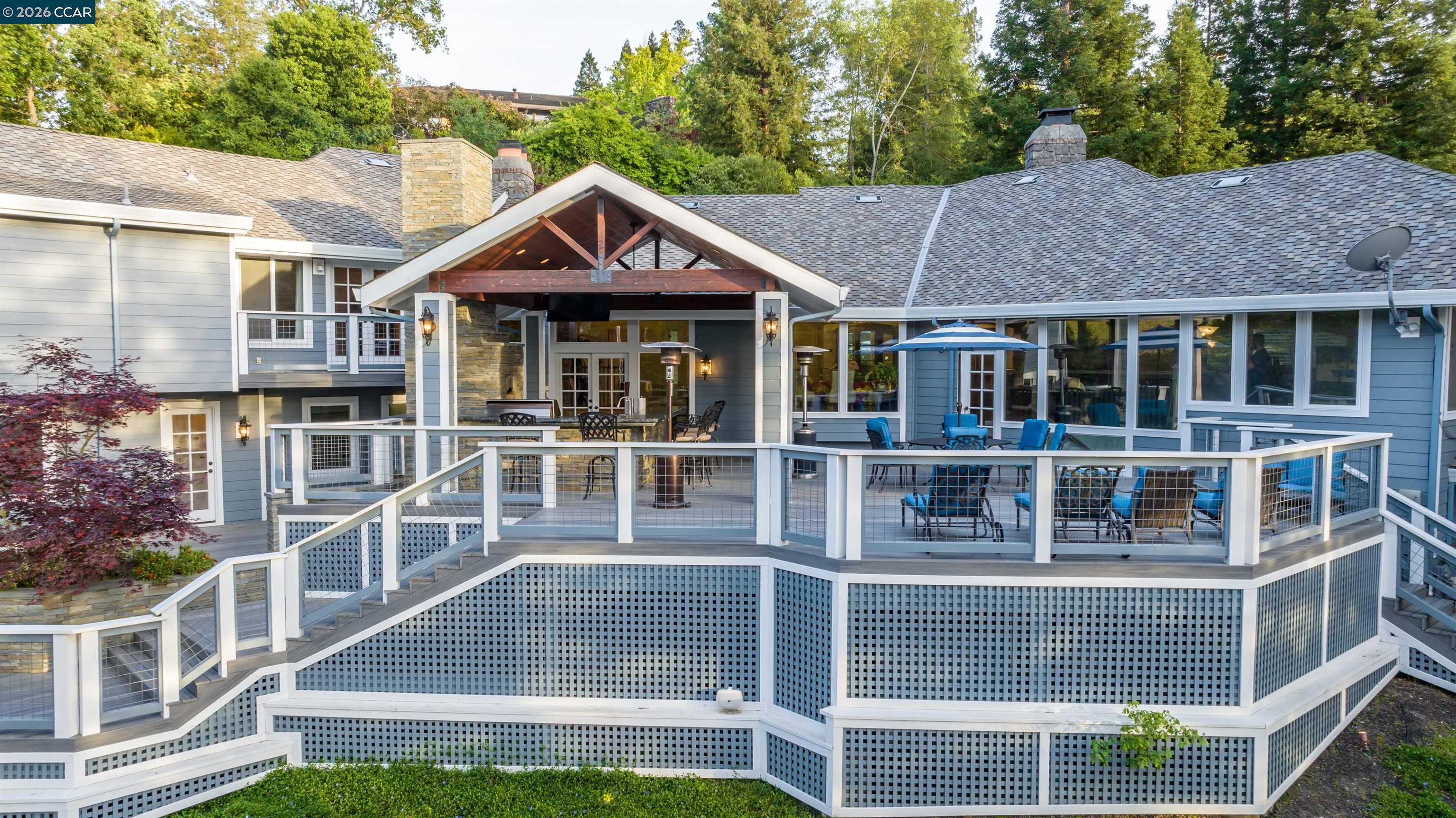 2324 Saddleback Dr