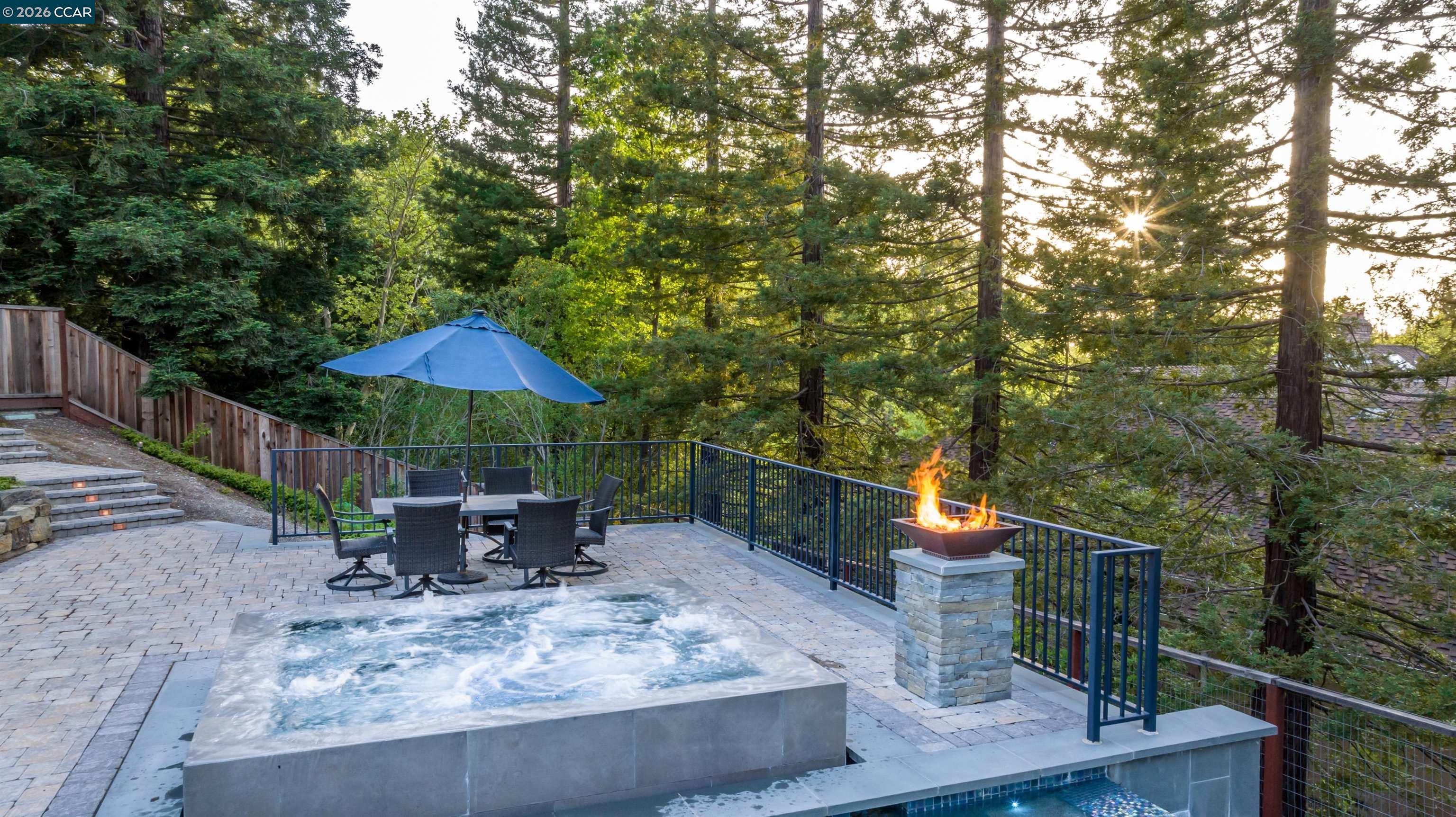 2324 Saddleback Dr