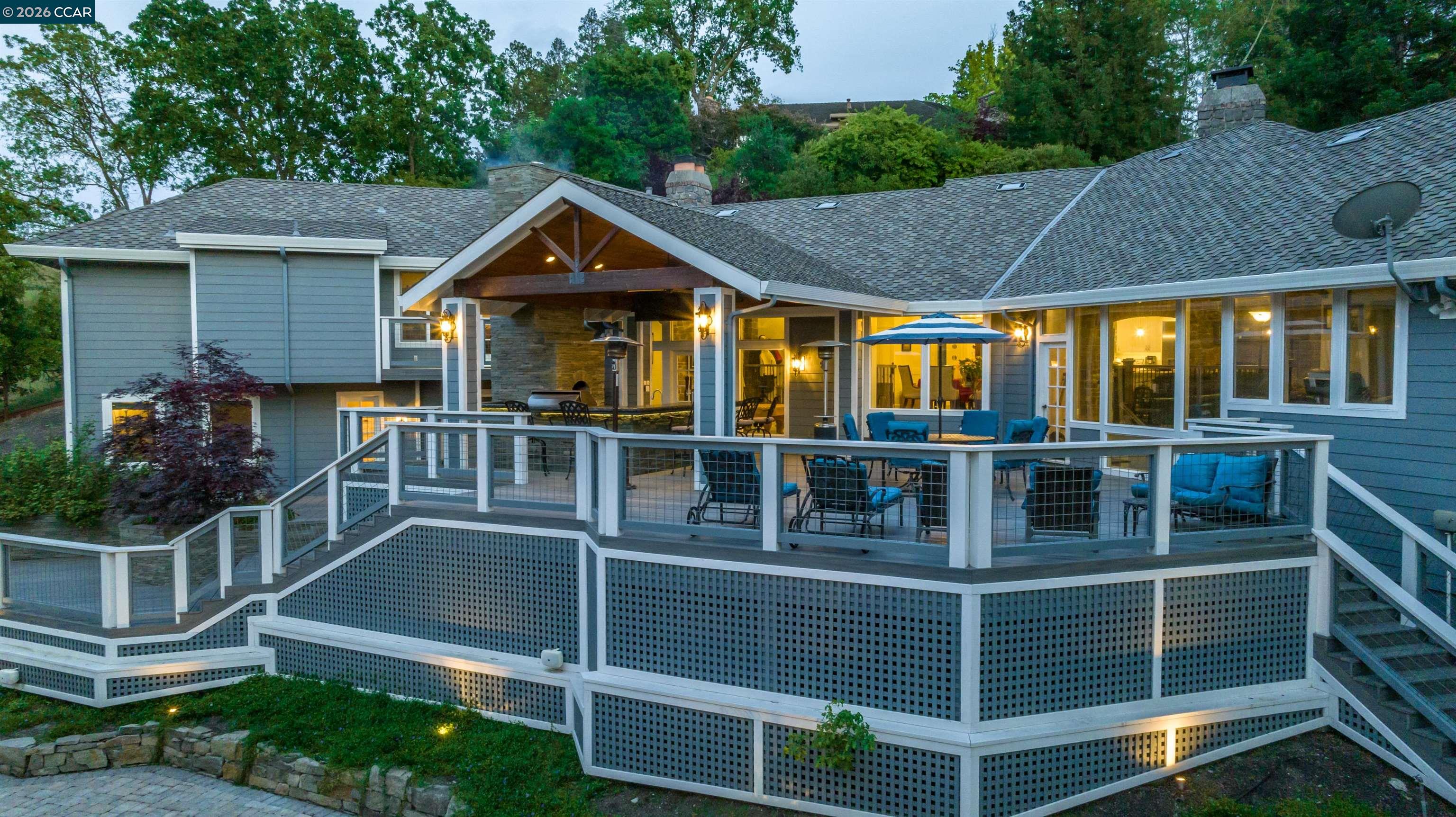 2324 Saddleback Dr